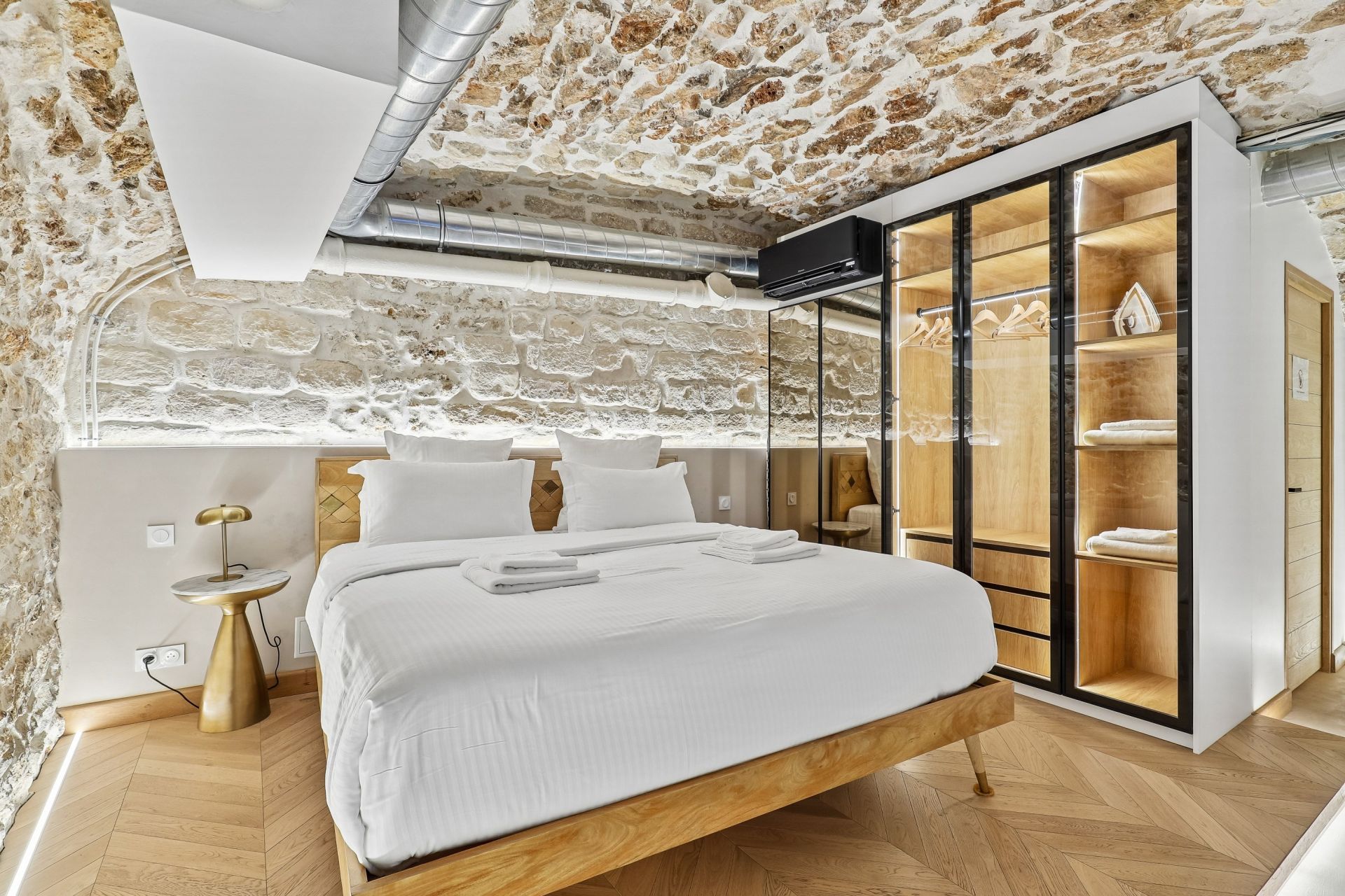 luxury apartment 3 Rooms for sale on PARIS (75011)