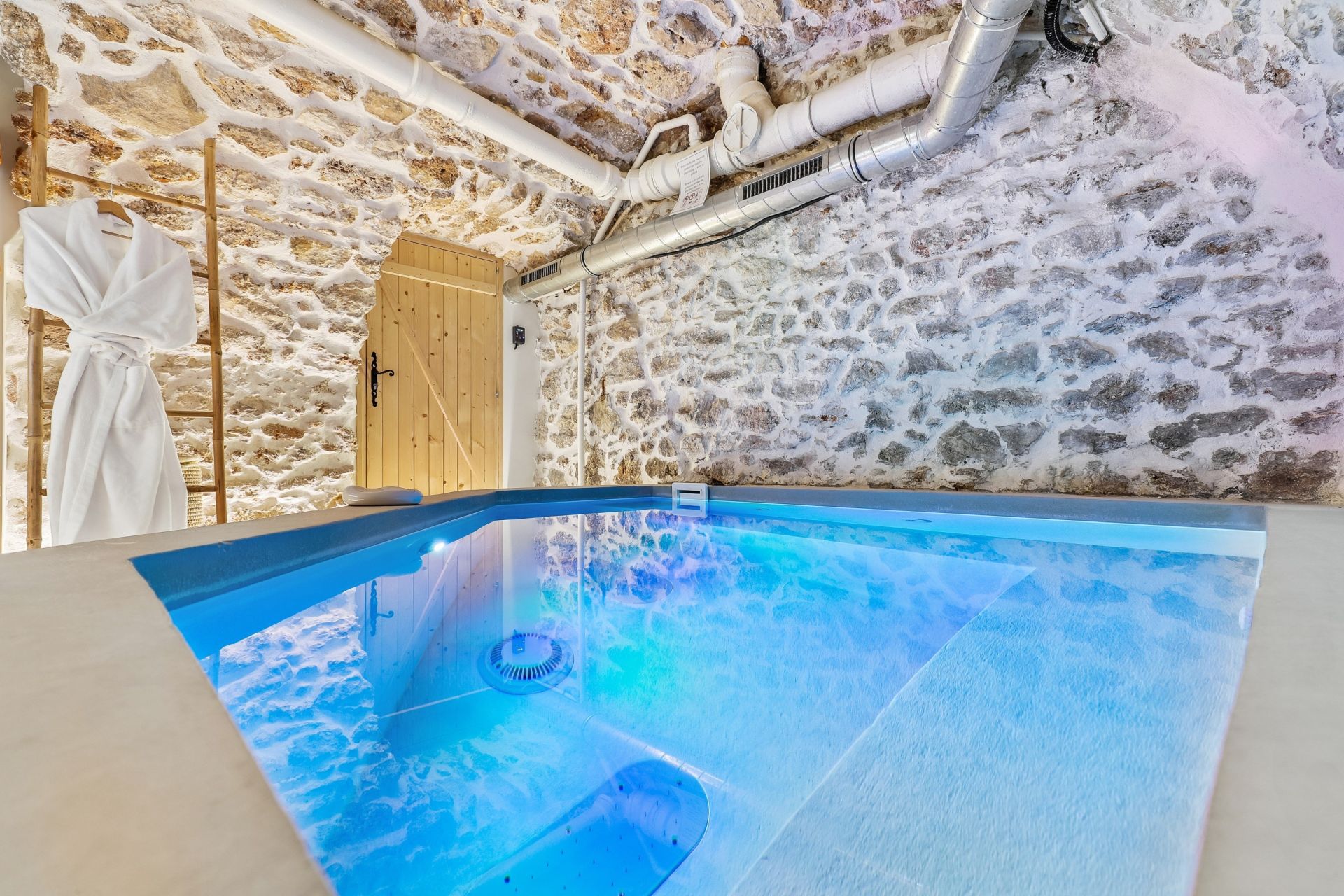 luxury apartment 3 Rooms for sale on PARIS (75011)
