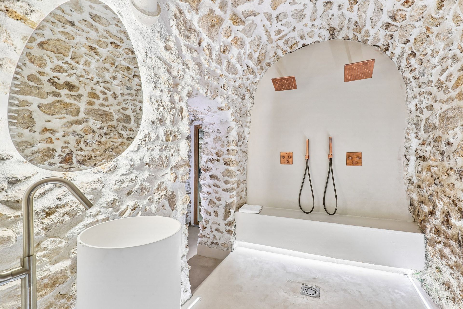 luxury apartment 3 Rooms for sale on PARIS (75011)