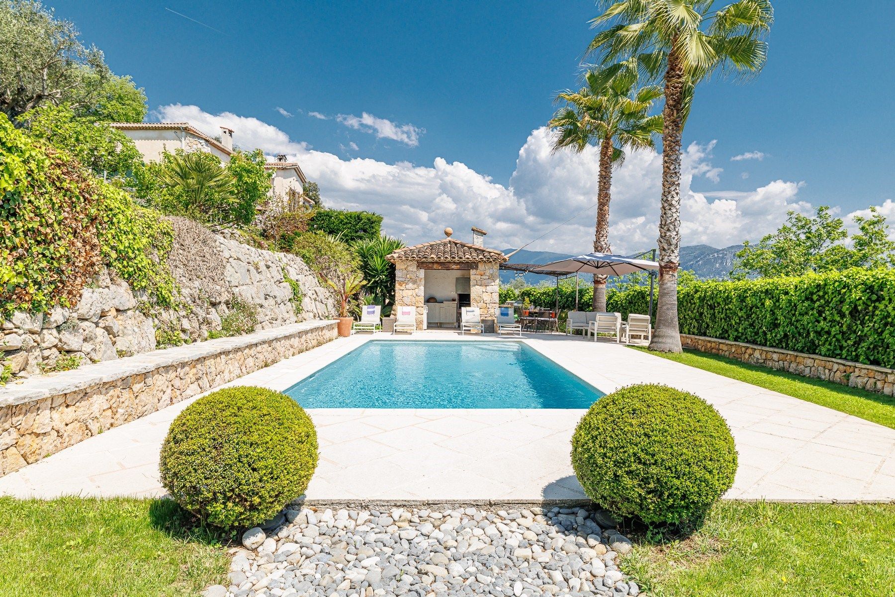 villa de luxe 5 Pièces en vente sur GATTIERES (06510)