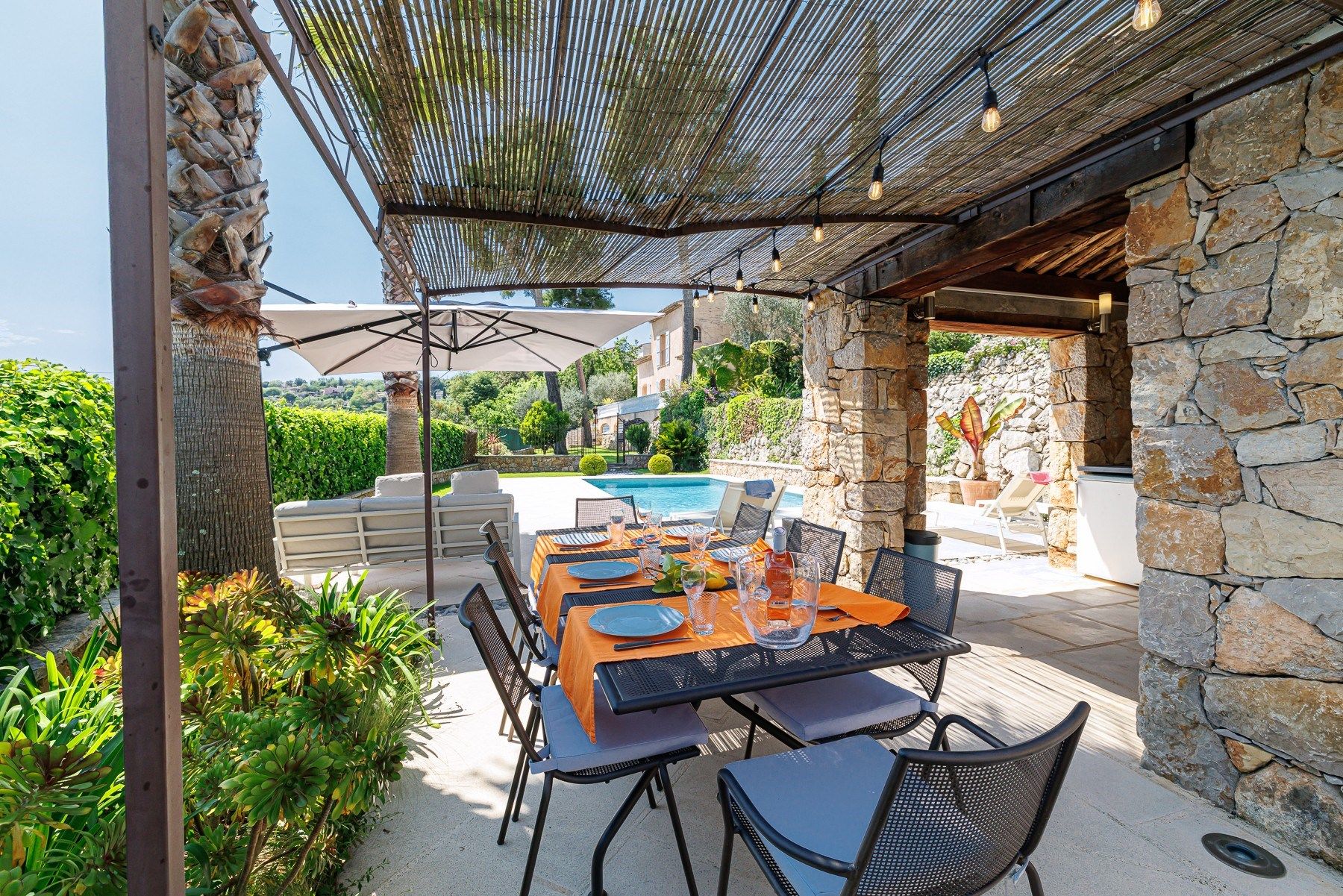 luxury villa 5 Rooms for sale on GATTIERES (06510)