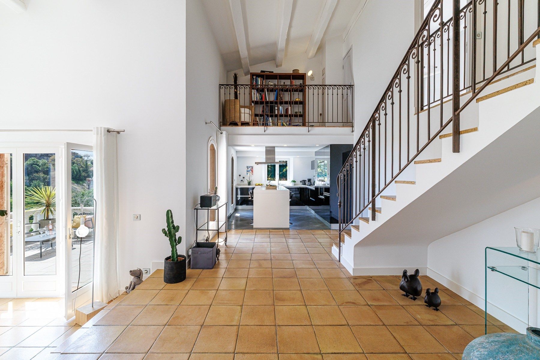 luxury villa 5 Rooms for sale on GATTIERES (06510)