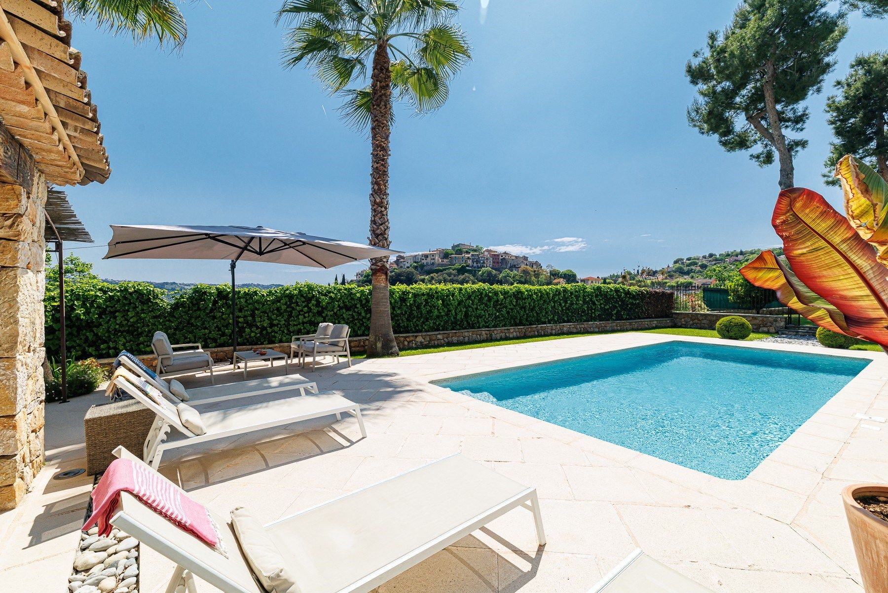villa de luxe 5 Pièces en vente sur GATTIERES (06510)