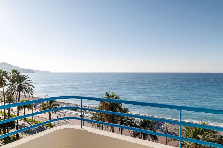 luxury apartment 3 Rooms for sale on NICE (06000)