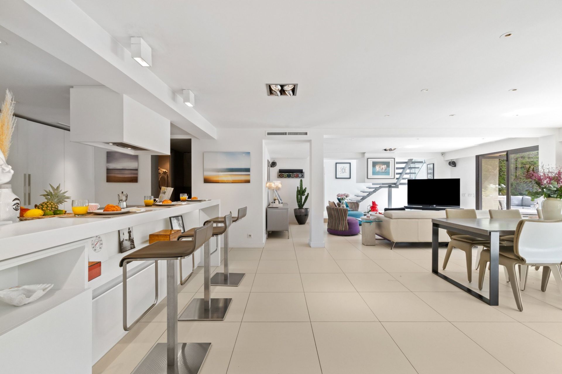 luxury villa 5 Rooms for sale on NICE (06000)