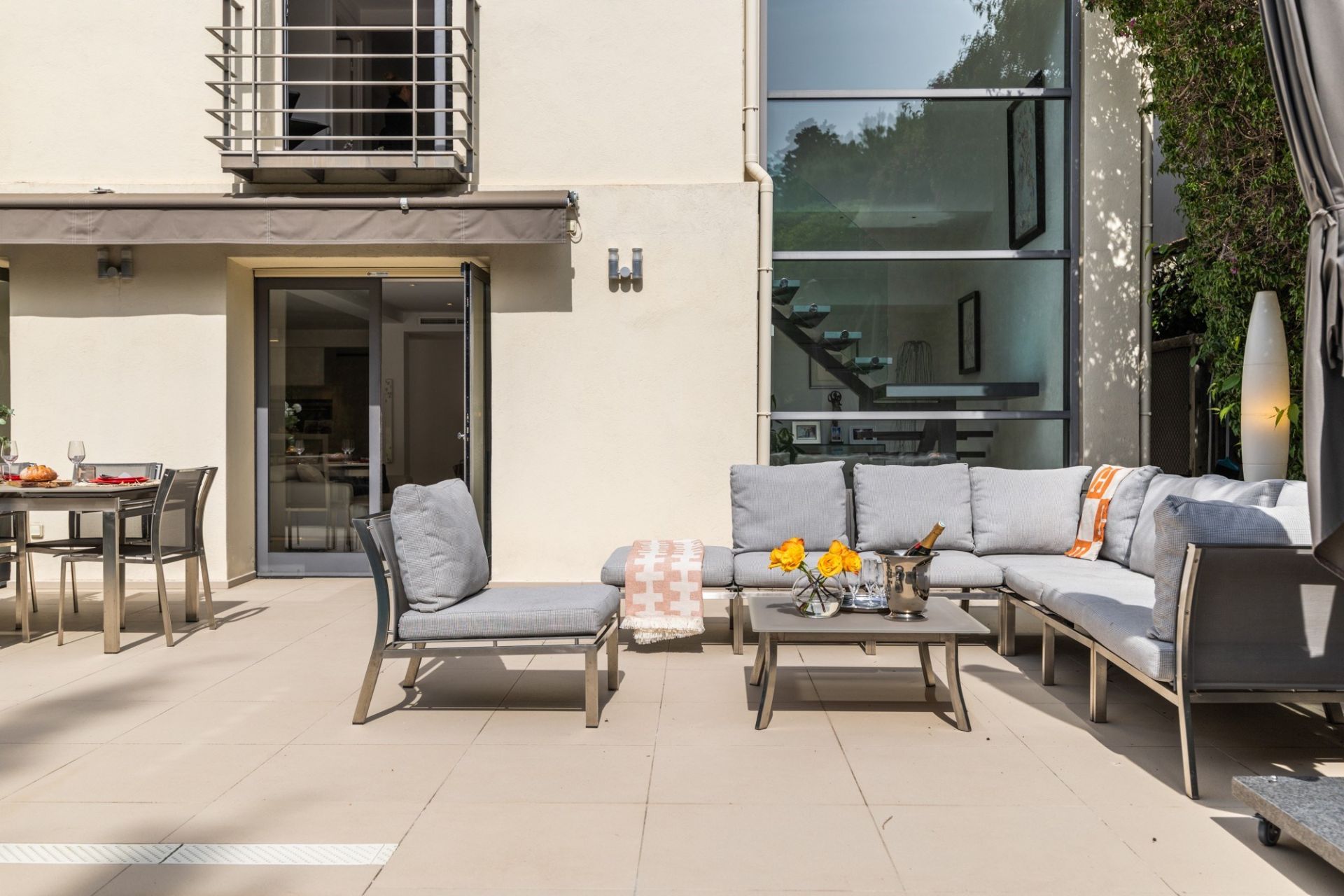 luxury villa 5 Rooms for sale on NICE (06000)