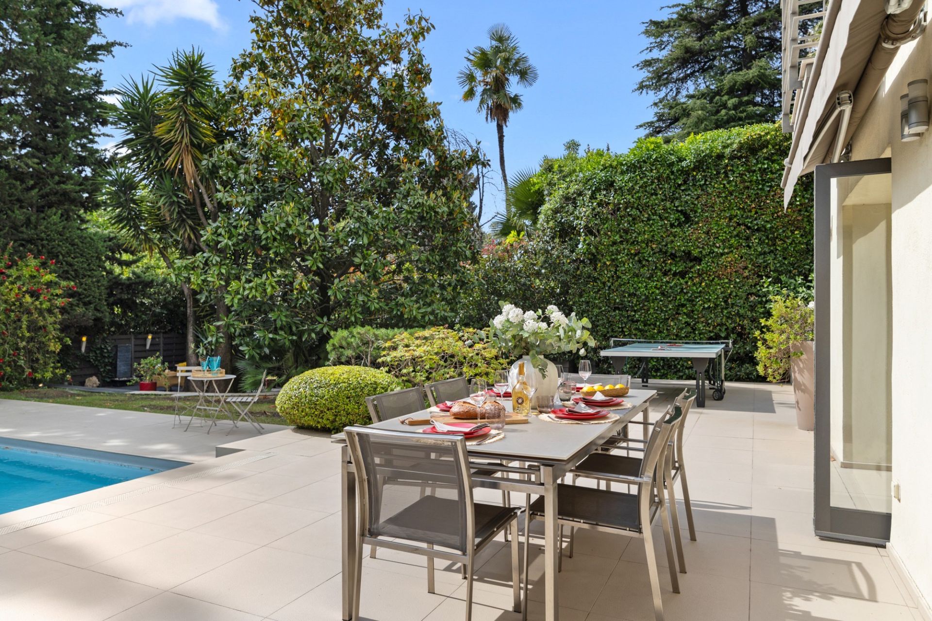 luxury villa 5 Rooms for sale on NICE (06000)