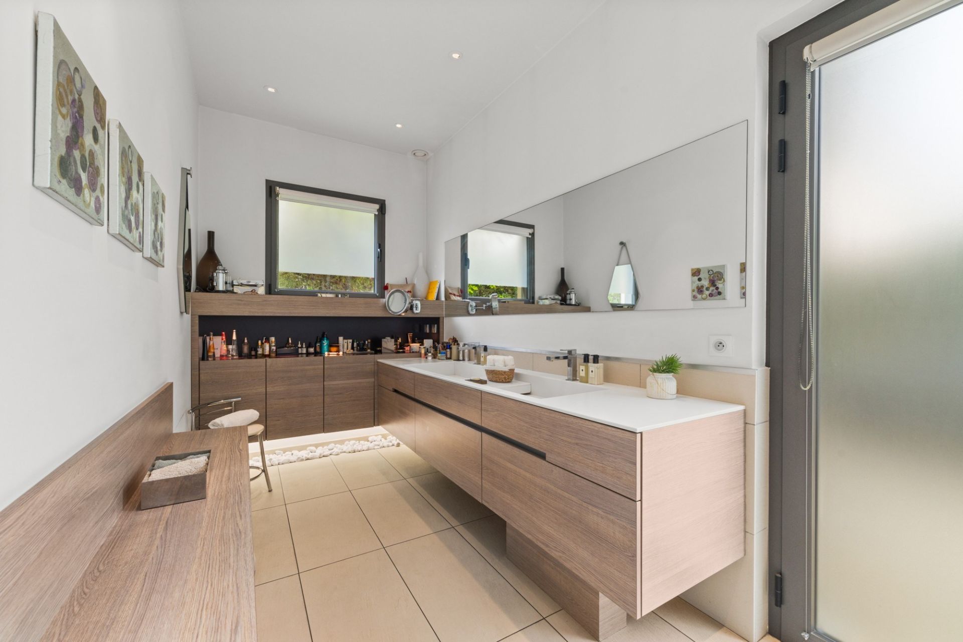 luxury villa 5 Rooms for sale on NICE (06000)
