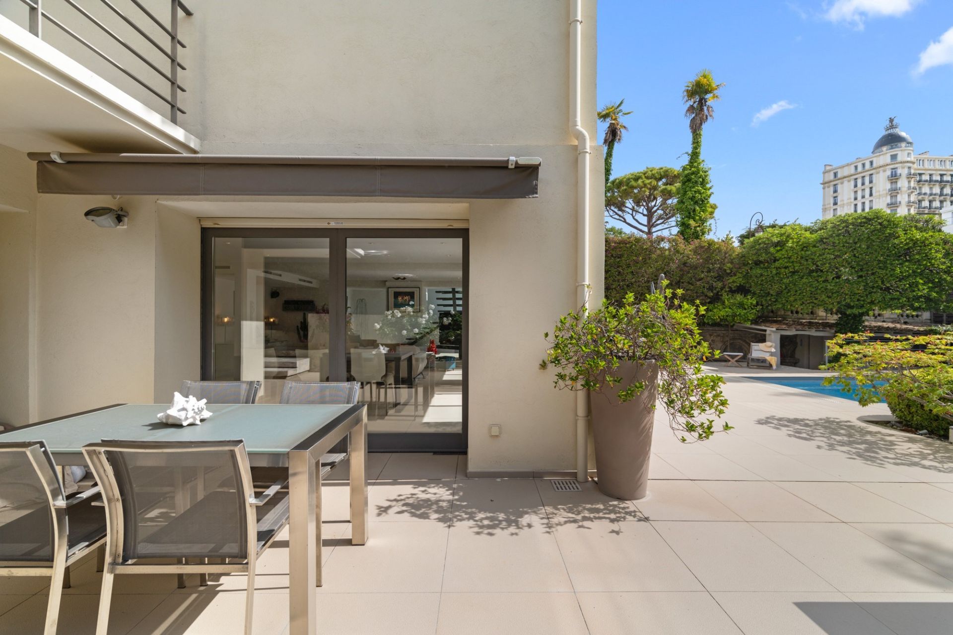 luxury villa 5 Rooms for sale on NICE (06000)