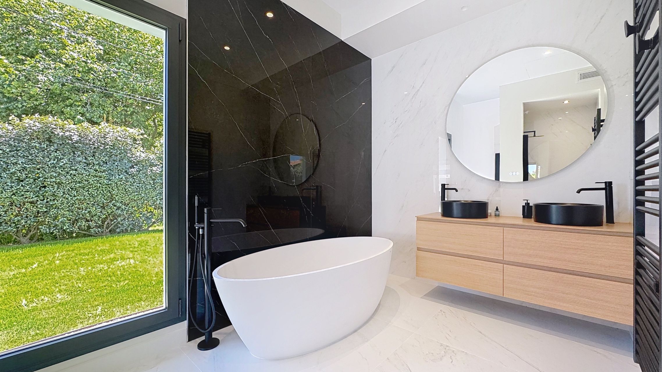 luxury house 8 Rooms for sale on BIDART (64210)