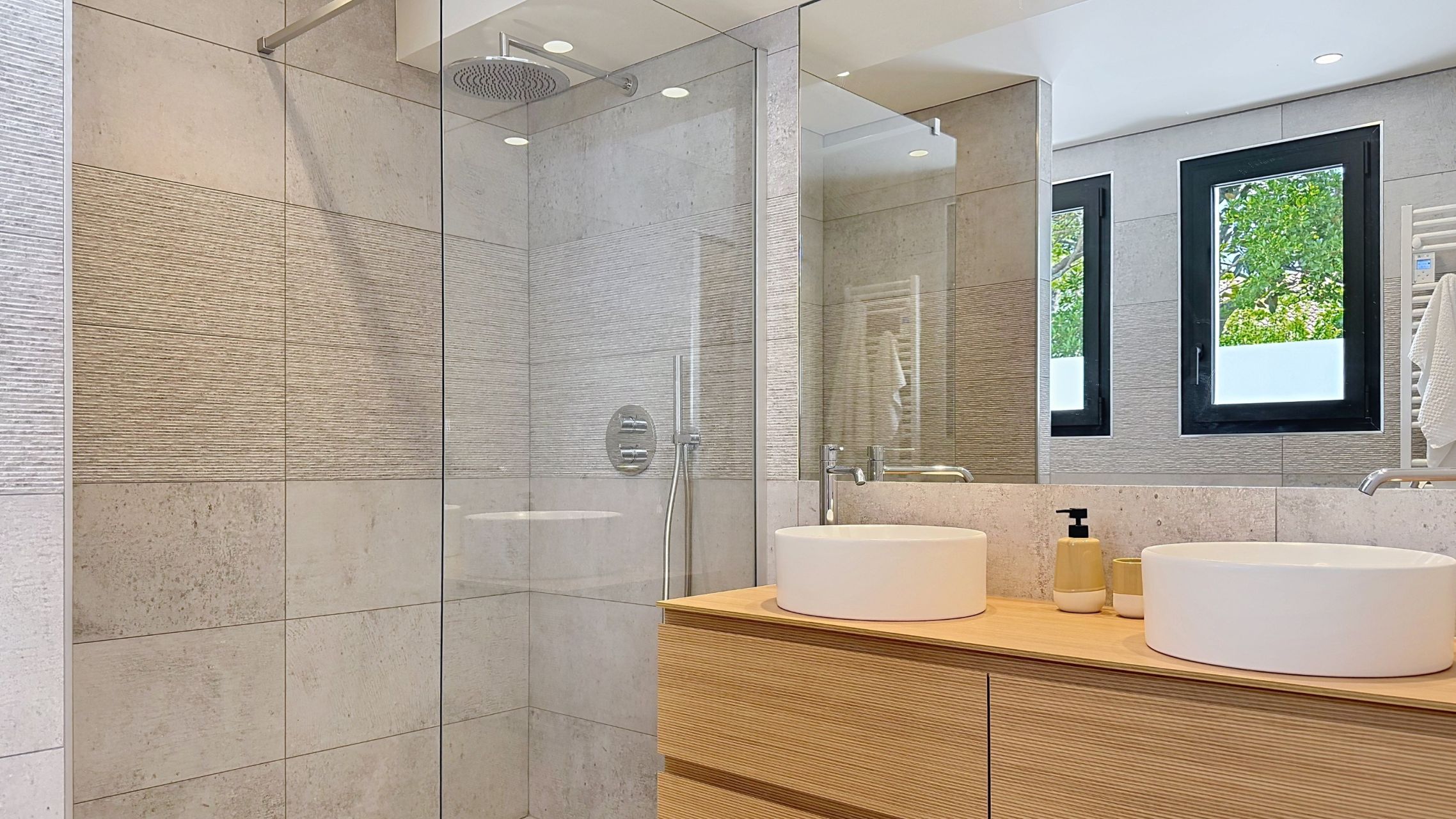 luxury house 8 Rooms for sale on BIDART (64210)