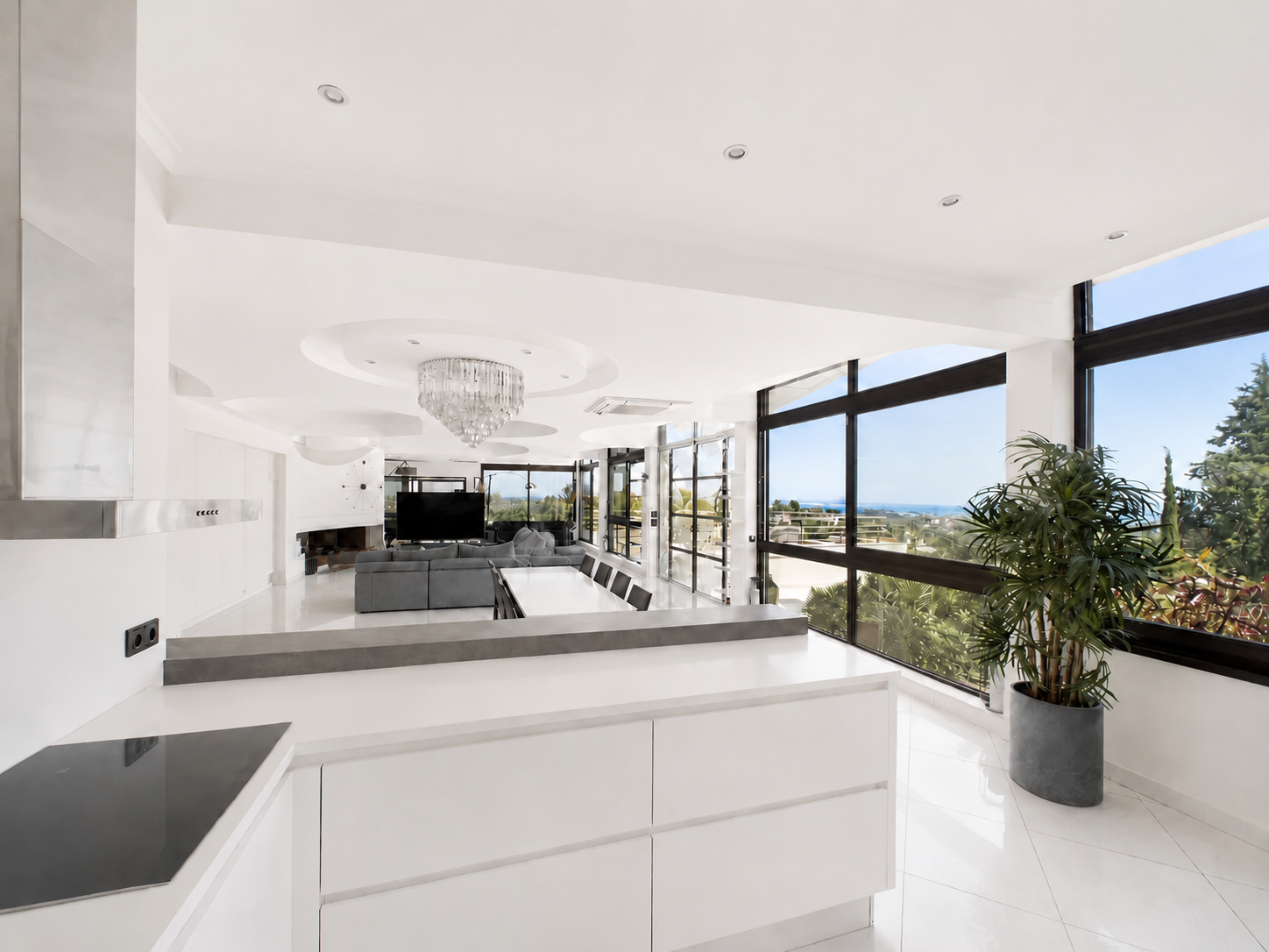 luxury villa 7 Rooms for sale on VALLAURIS (06220)