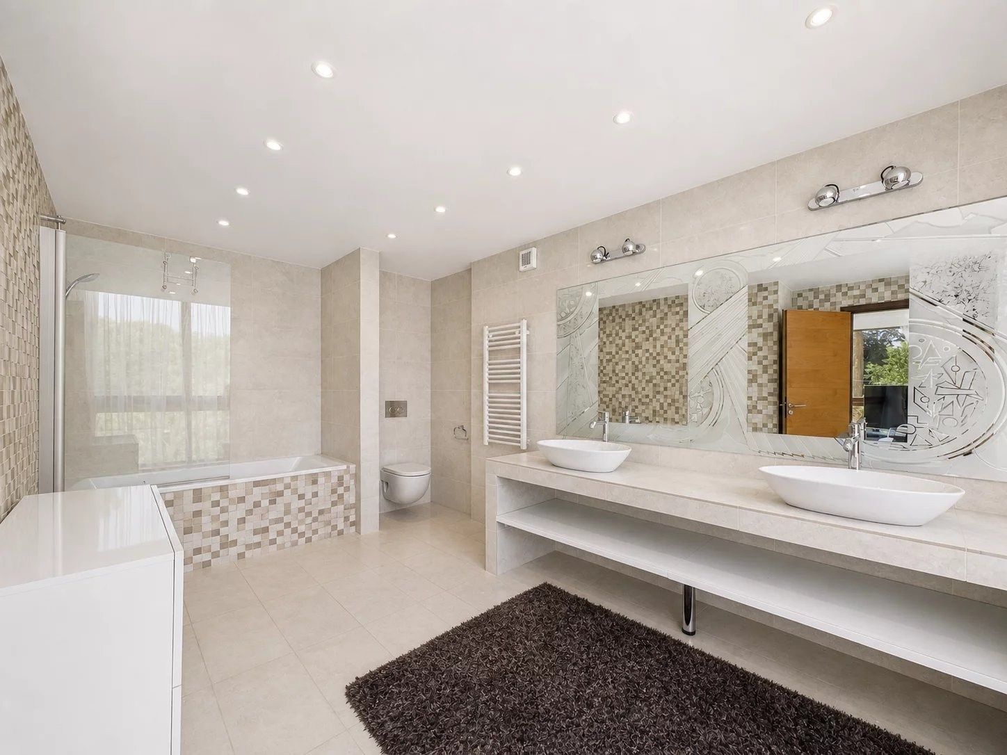 luxury villa 7 Rooms for sale on VALLAURIS (06220)