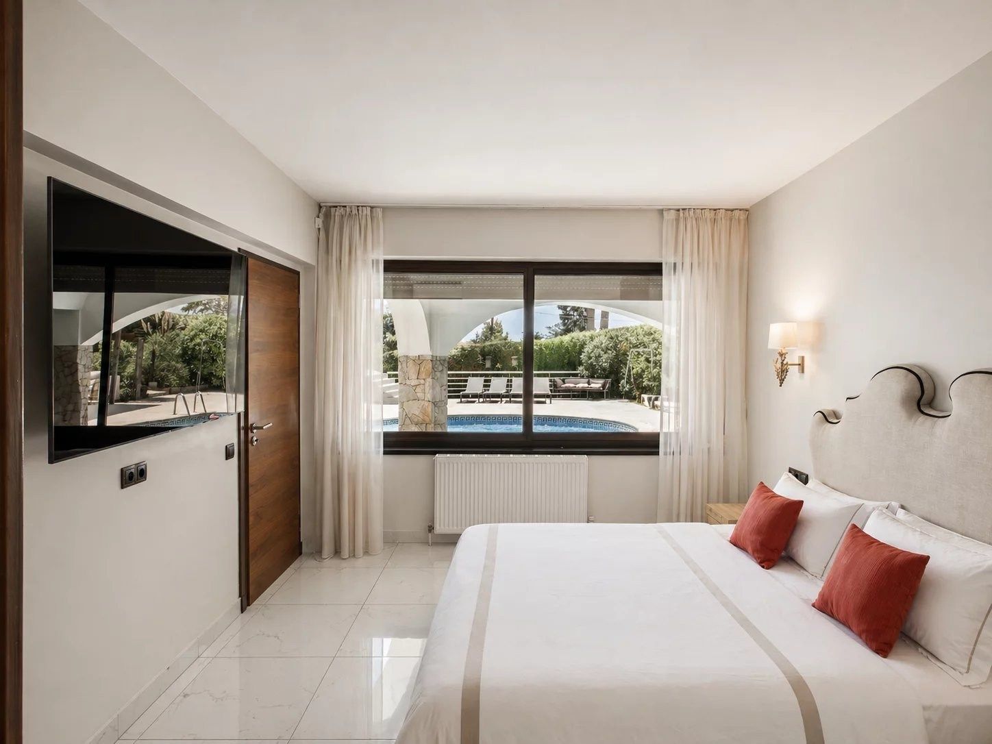 luxury villa 7 Rooms for sale on VALLAURIS (06220)
