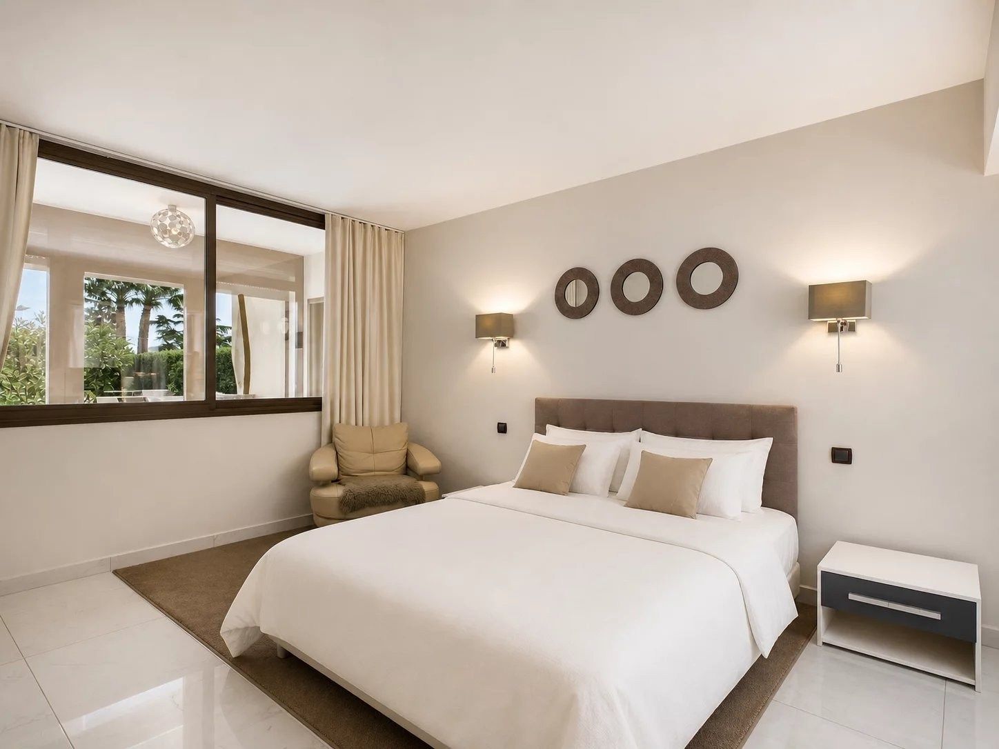 luxury villa 7 Rooms for sale on VALLAURIS (06220)