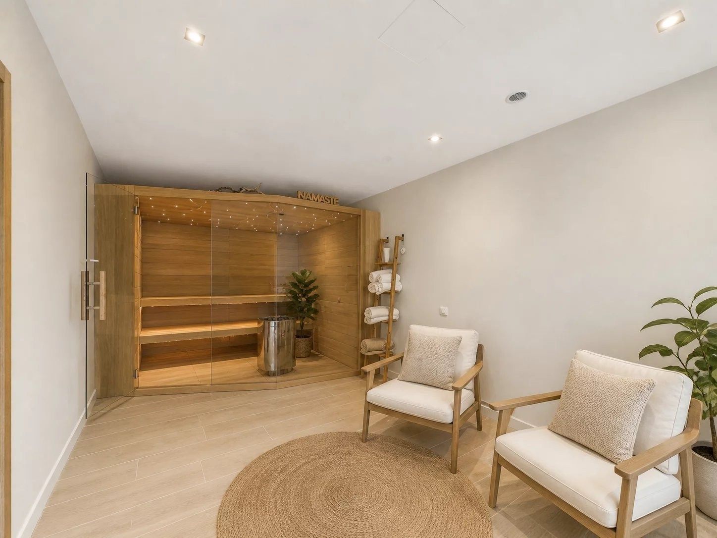 luxury villa 7 Rooms for sale on VALLAURIS (06220)