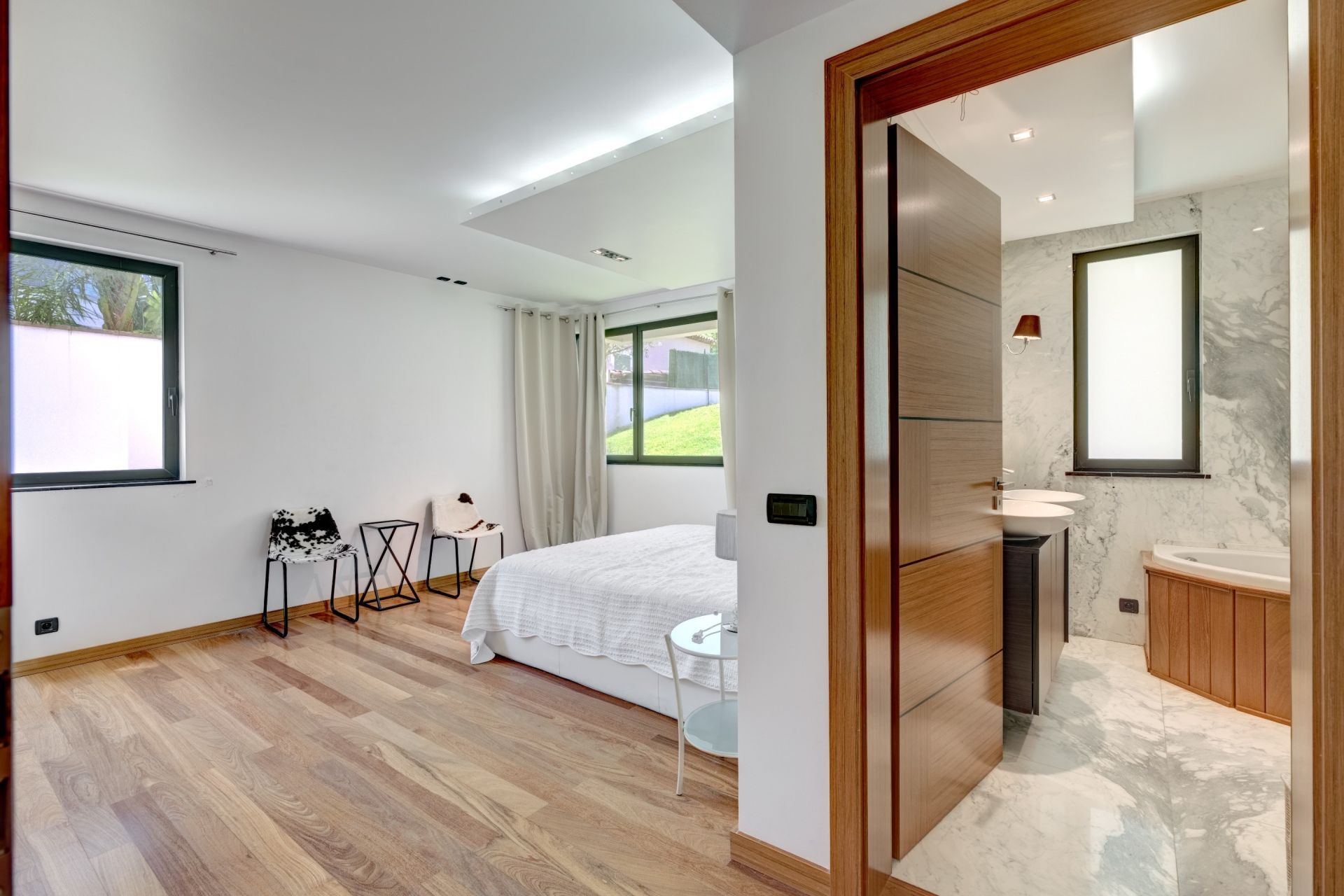 luxury apartment 4 Rooms for sale on CAP D ANTIBES (06160)