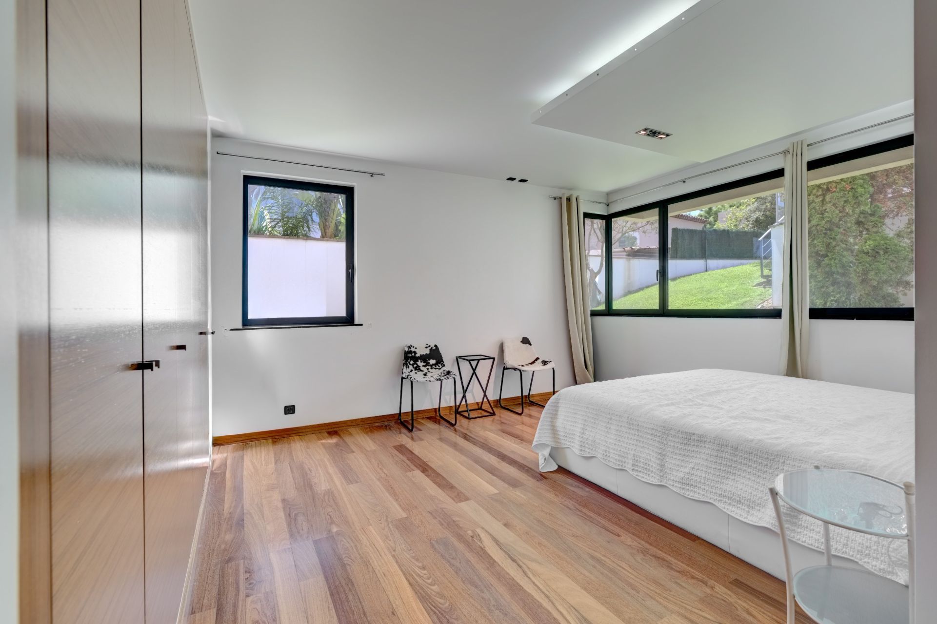 luxury apartment 4 Rooms for sale on CAP D ANTIBES (06160)