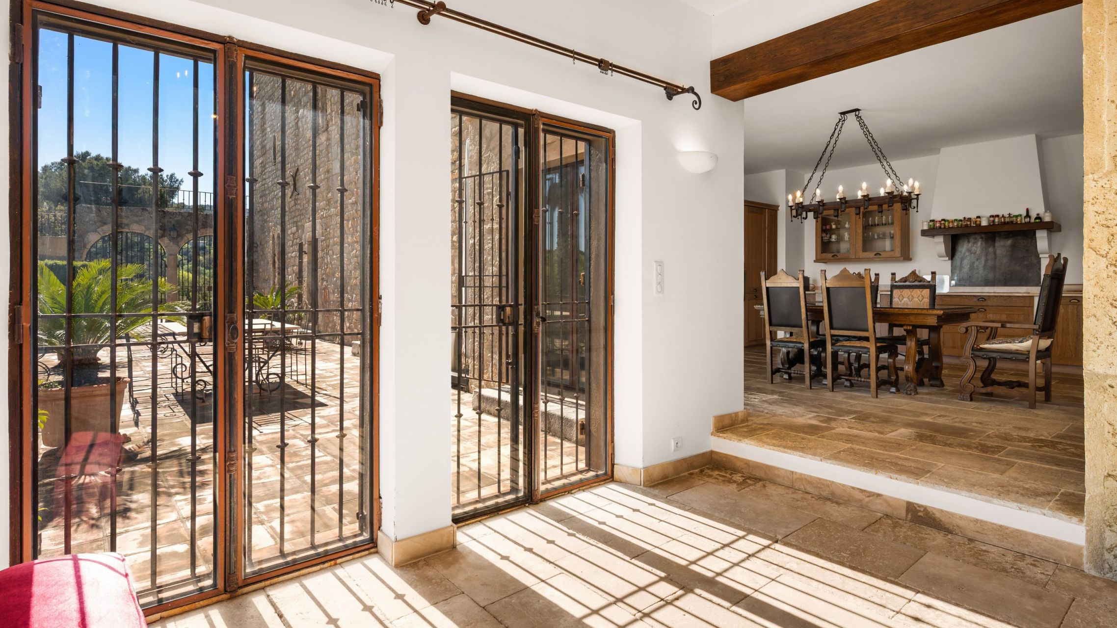 propriété de luxe 7 Pièces en vente sur FIGANIERES (83830)