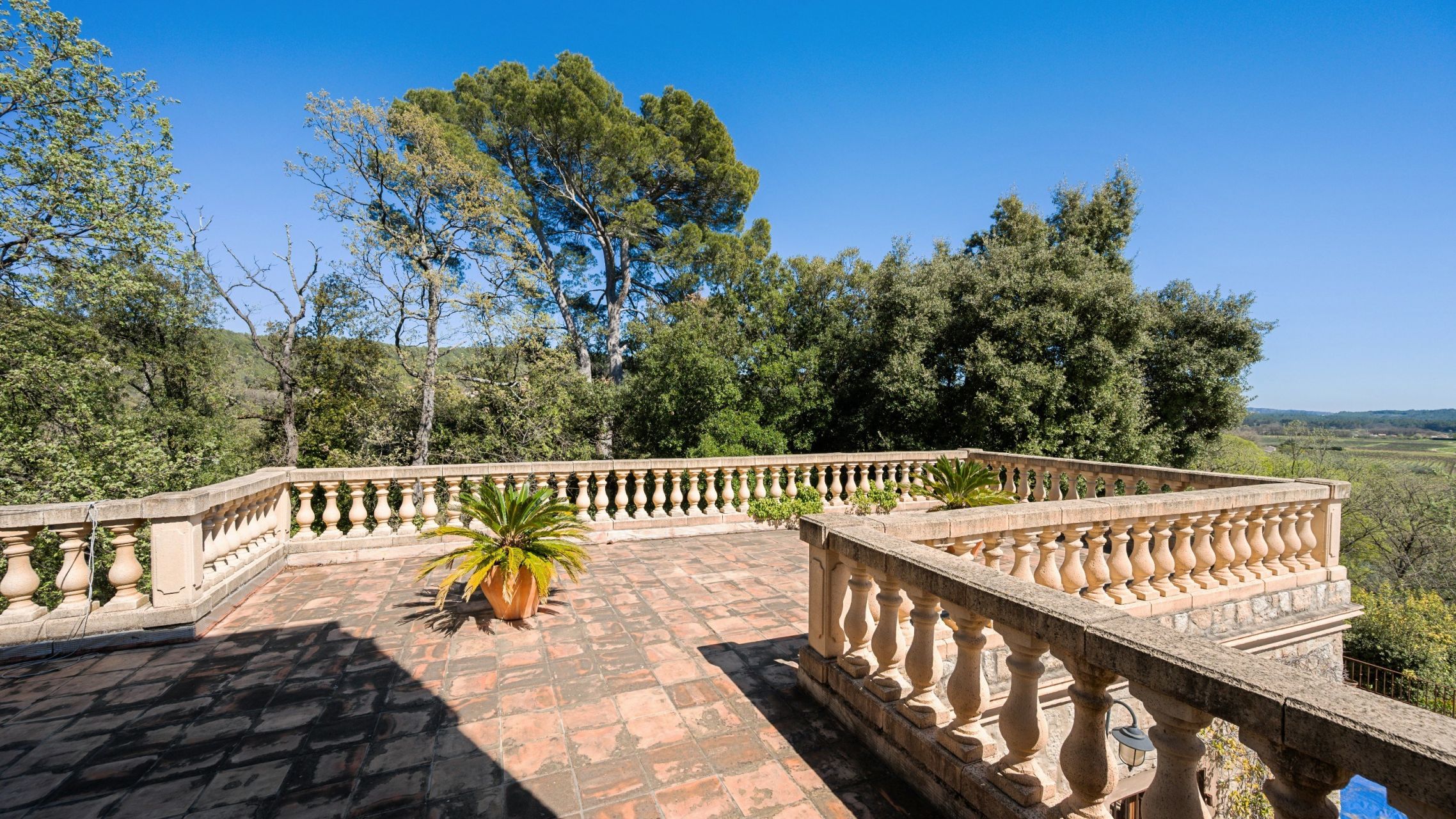 propriété de luxe 7 Pièces en vente sur FIGANIERES (83830)