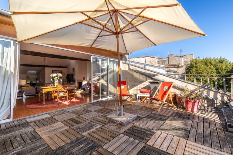 townhouse 7 Rooms for sale on BORDEAUX (33000)