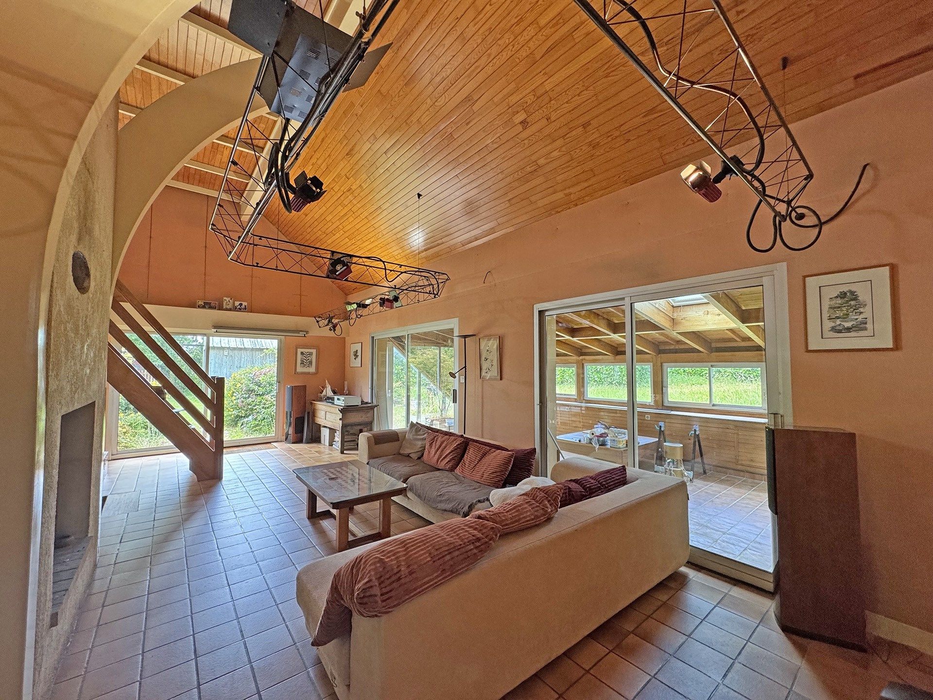 luxury house 10 Rooms for sale on QUIMPER (29000)