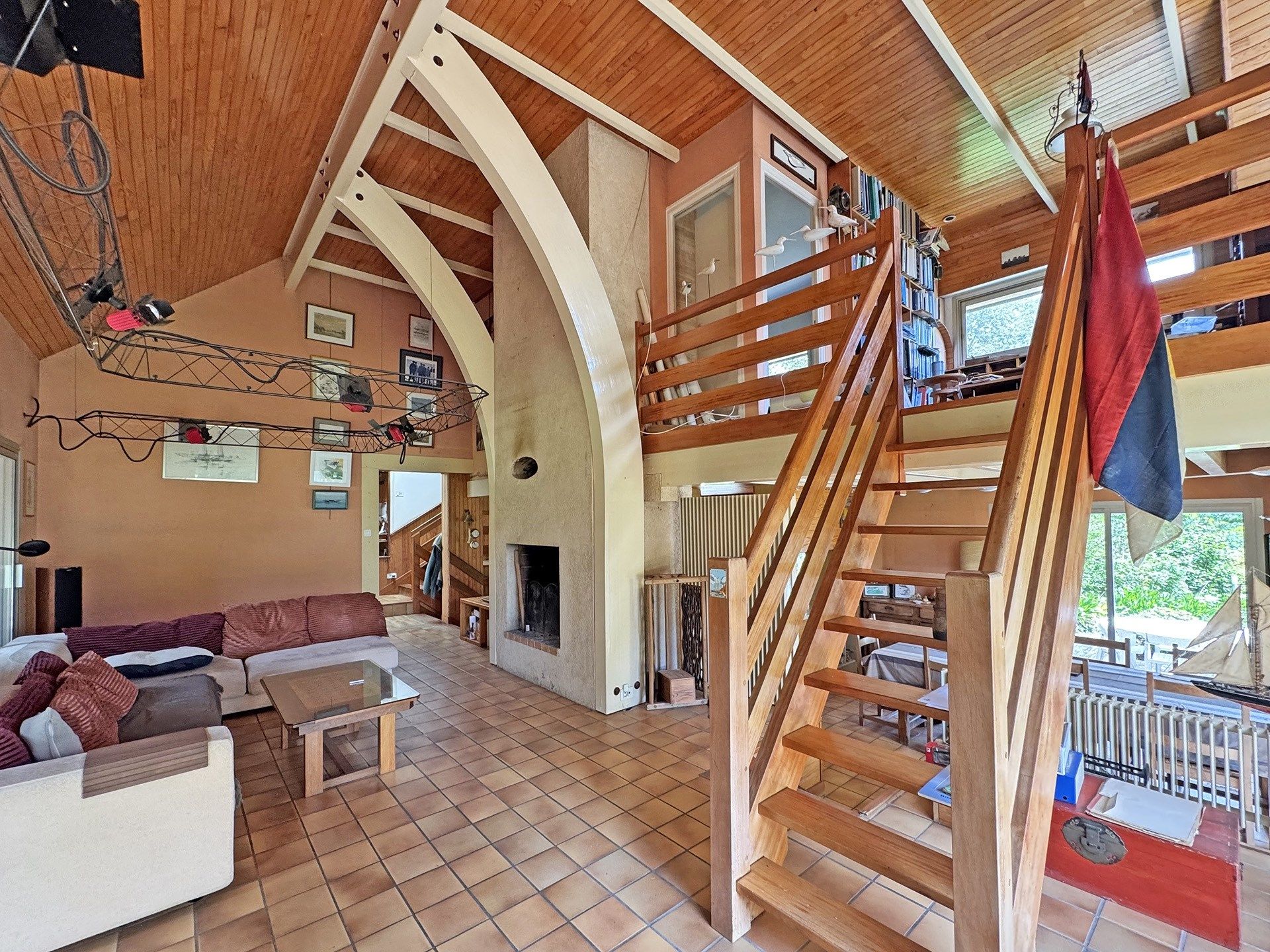 luxury house 10 Rooms for sale on QUIMPER (29000)