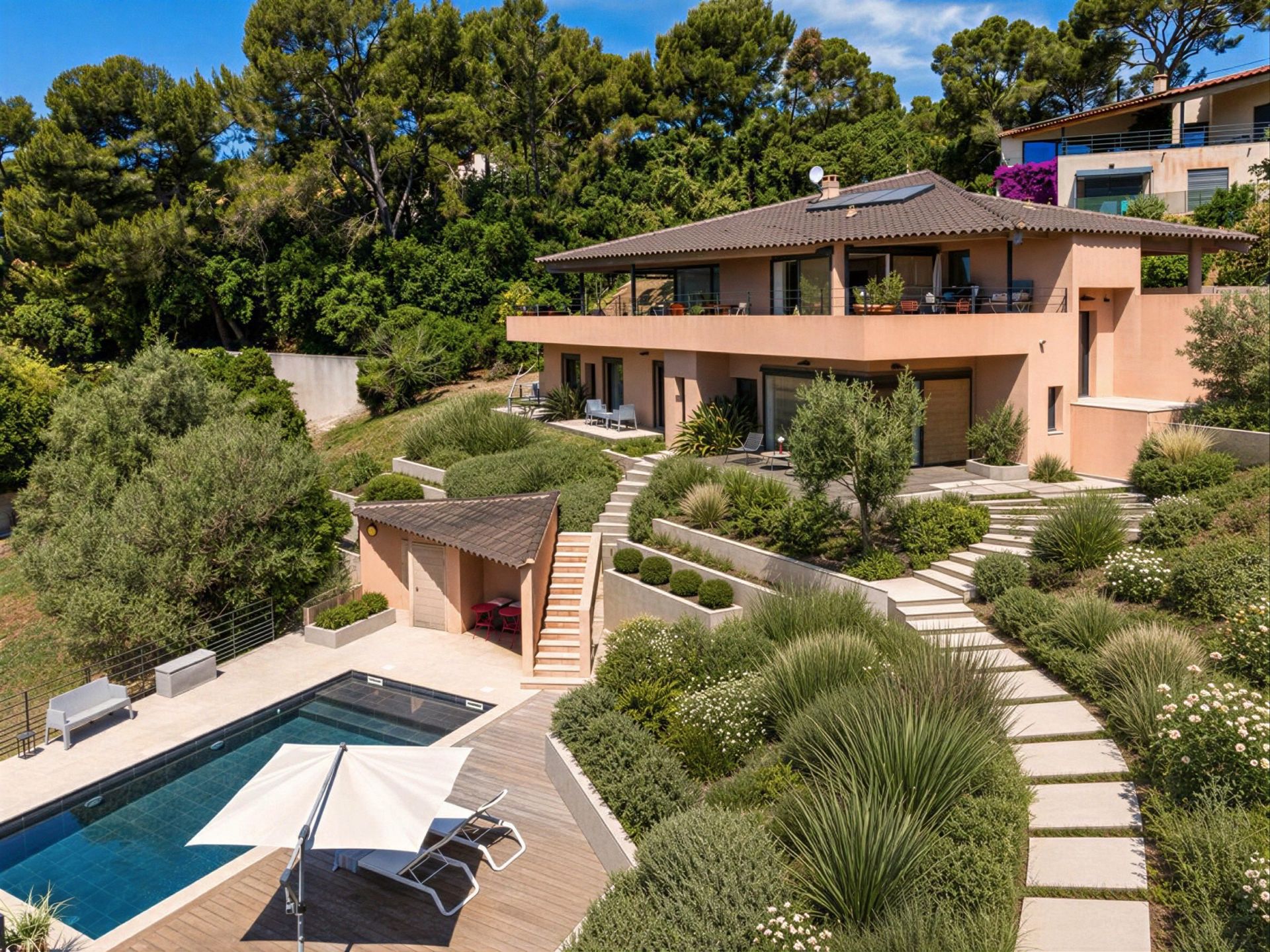 maison contemporaine 5 Pièces en vente sur LA SEYNE SUR MER (83500)