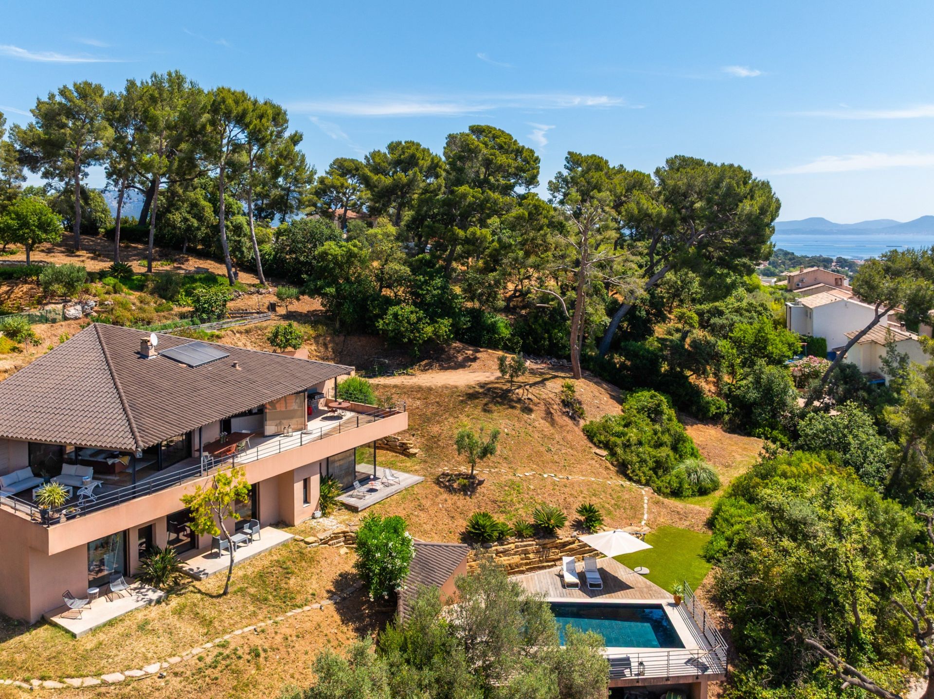 maison contemporaine 5 Pièces en vente sur LA SEYNE SUR MER (83500)