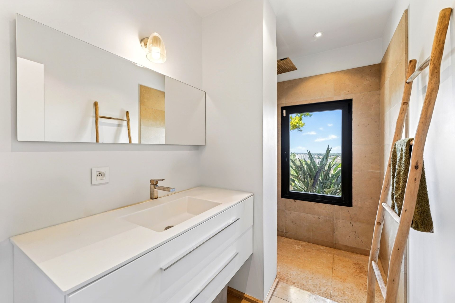 maison contemporaine 5 Pièces en vente sur LA SEYNE SUR MER (83500)