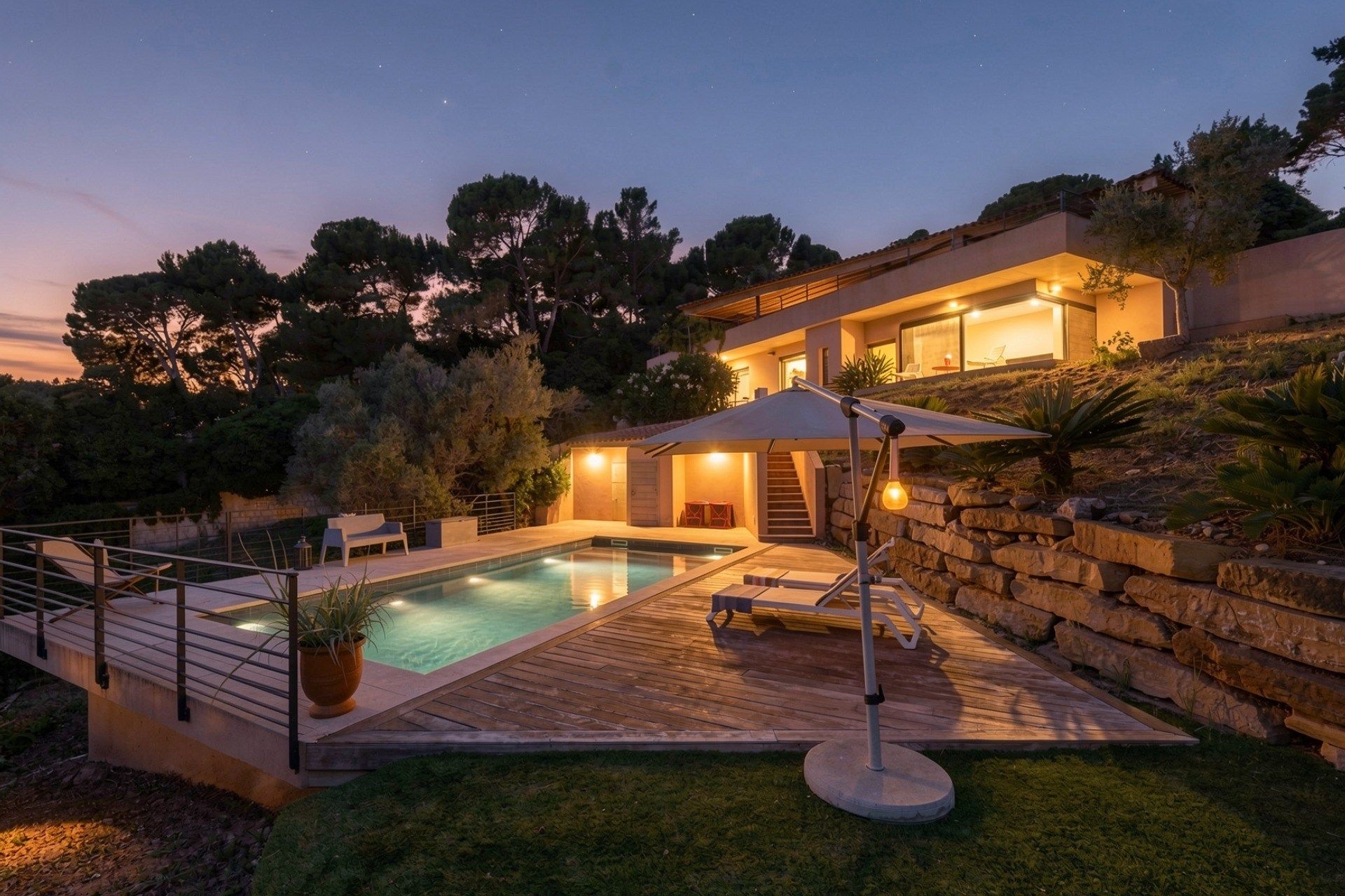 maison contemporaine 5 Pièces en vente sur LA SEYNE SUR MER (83500)