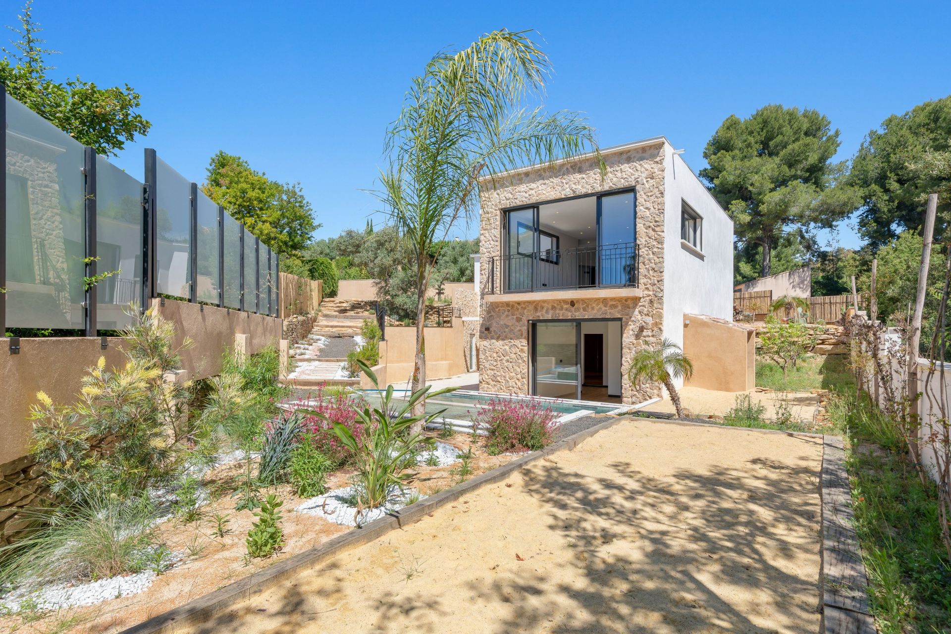 luxury house 5 Rooms for sale on ST CYR SUR MER (83270)