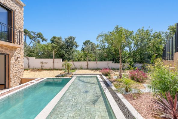 Sale Luxury house Saint-Cyr-sur-Mer 5&nbsp;Rooms 160&nbsp;m²