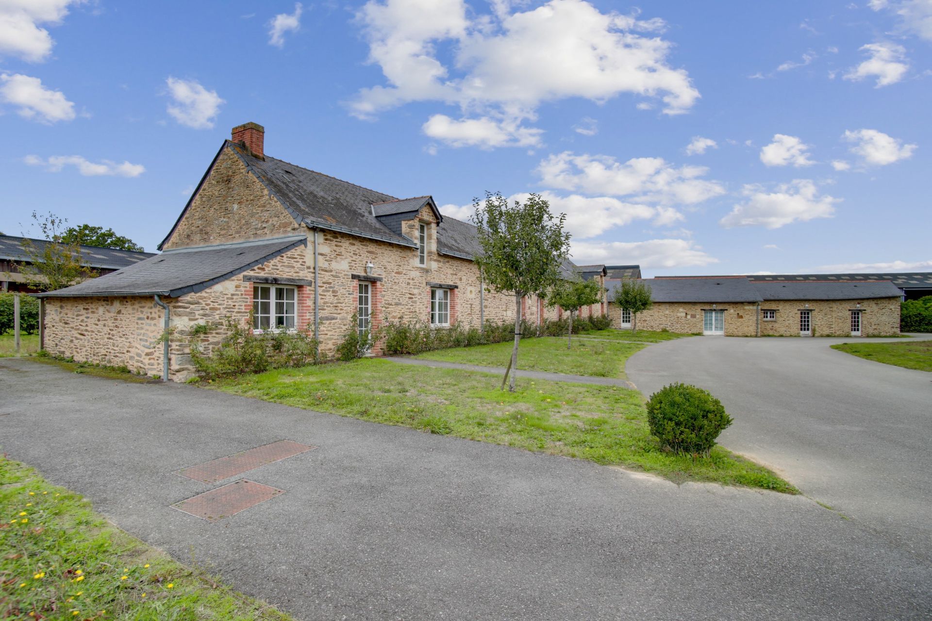 equestrian property 23 Rooms for sale on PETIT MARS (44390)