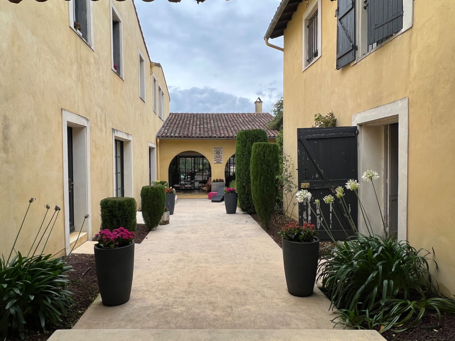 townhouse 9 Rooms for sale on RIEUMES (31370)