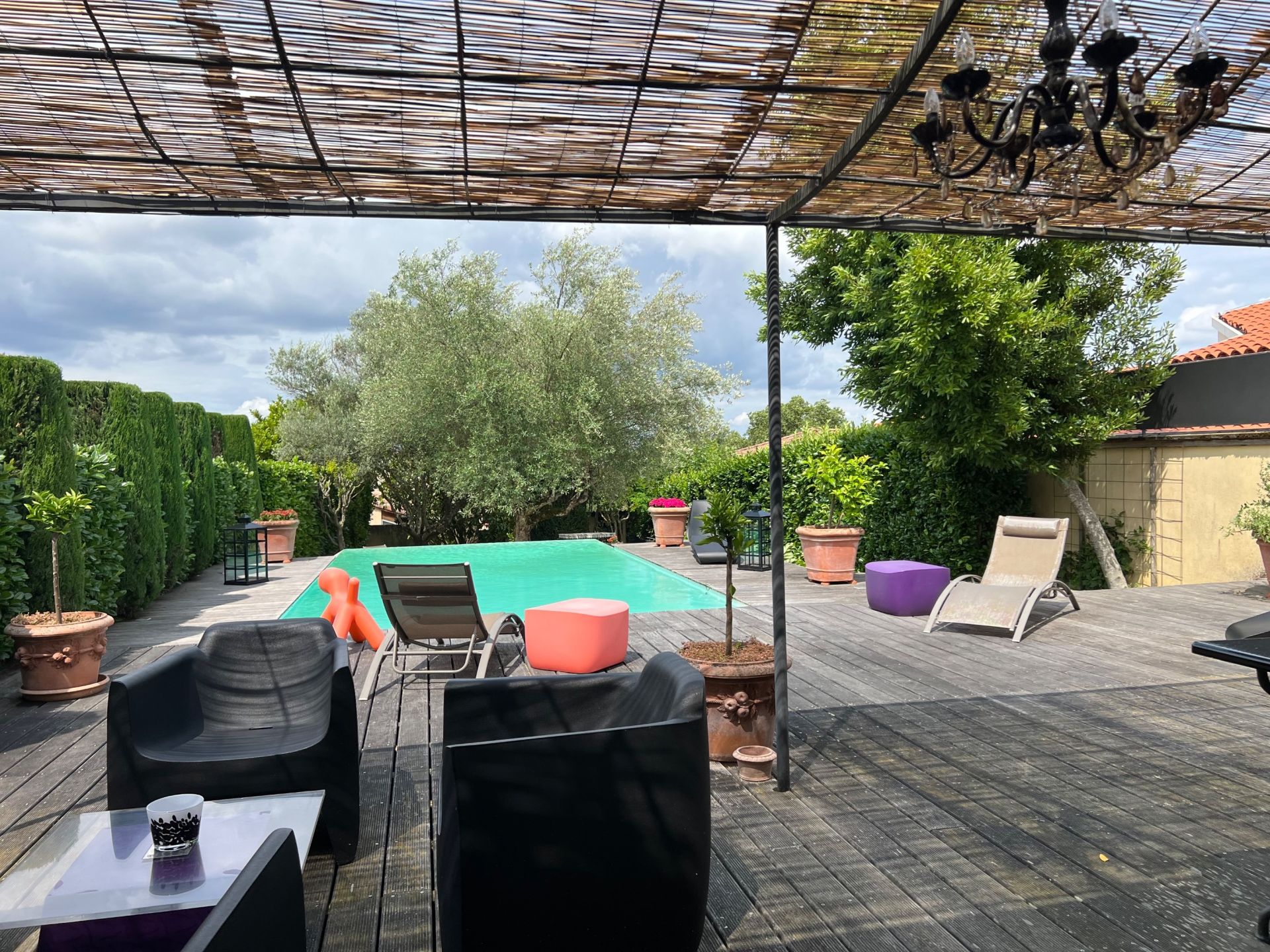 townhouse 9 Rooms for sale on RIEUMES (31370)