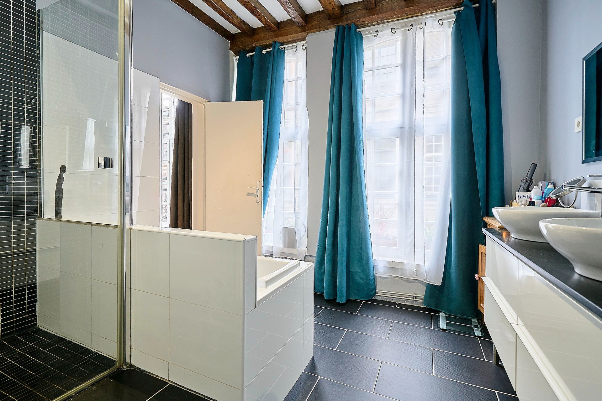 luxury house 6 Rooms for sale on LILLE (59000)