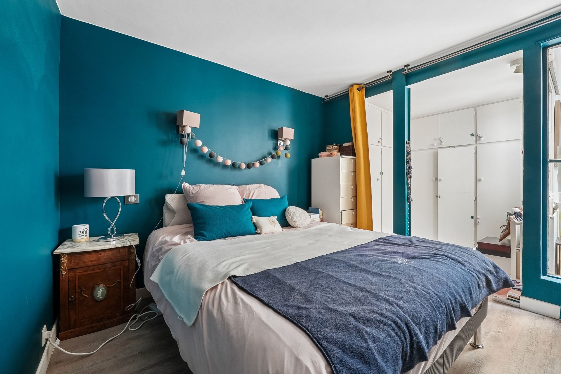 luxury apartment 2 Rooms for sale on PARIS (75017)