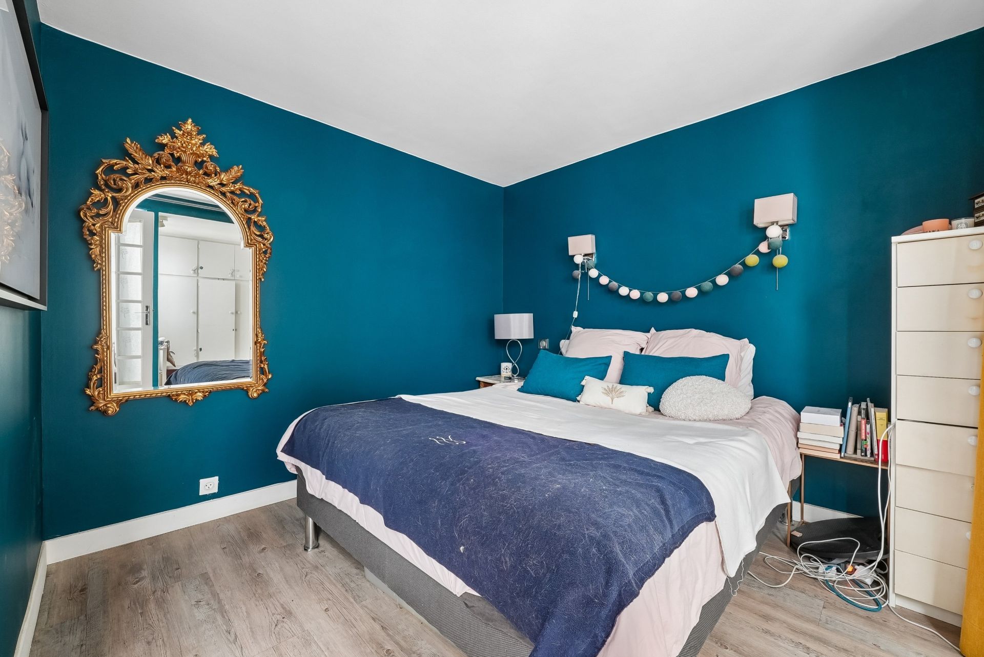 luxury apartment 2 Rooms for sale on PARIS (75017)