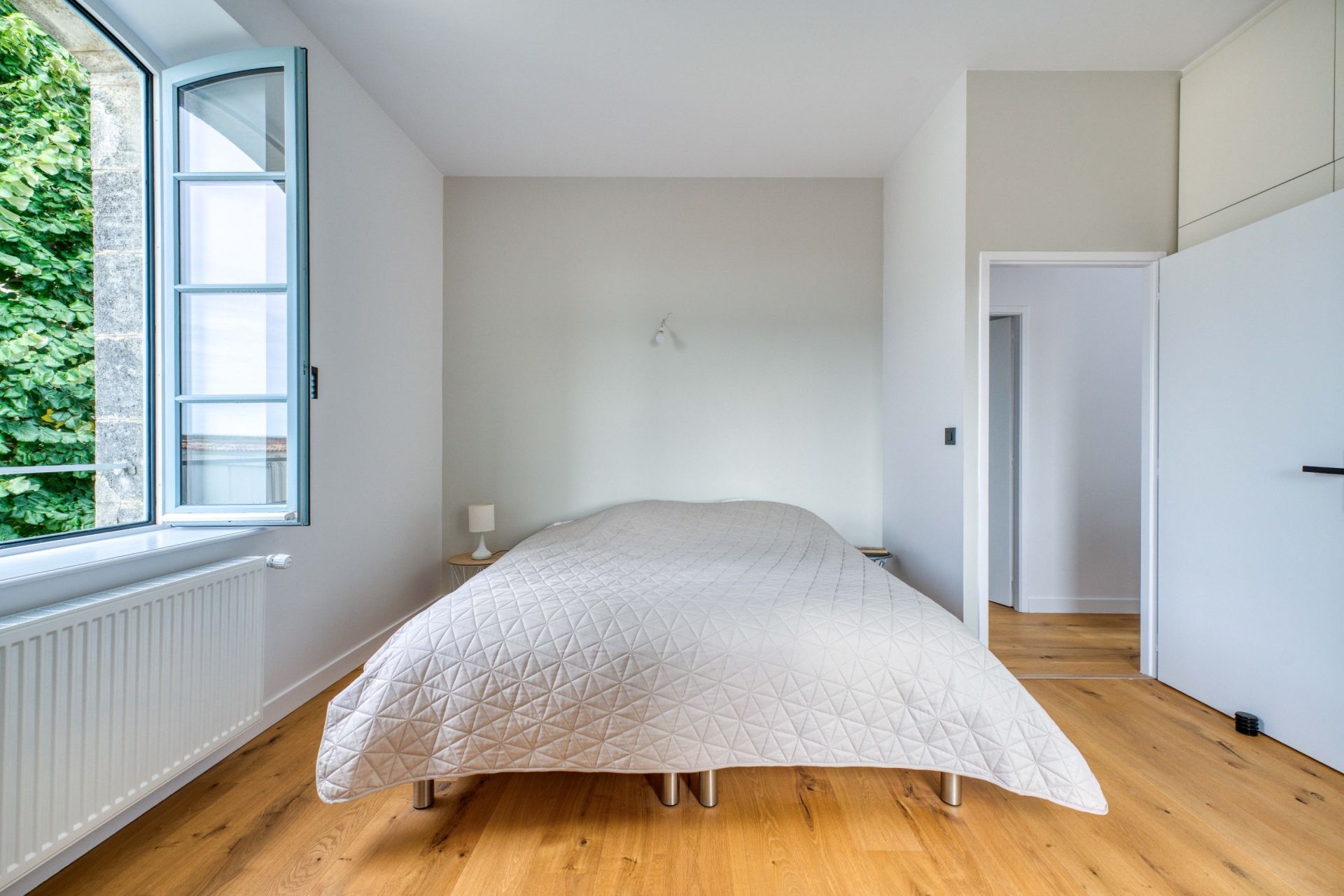 luxury apartment 3 Rooms for sale on LA ROCHELLE (17000)