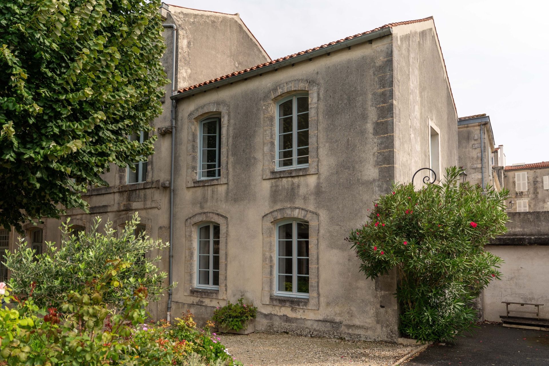 luxury apartment 3 Rooms for sale on LA ROCHELLE (17000)