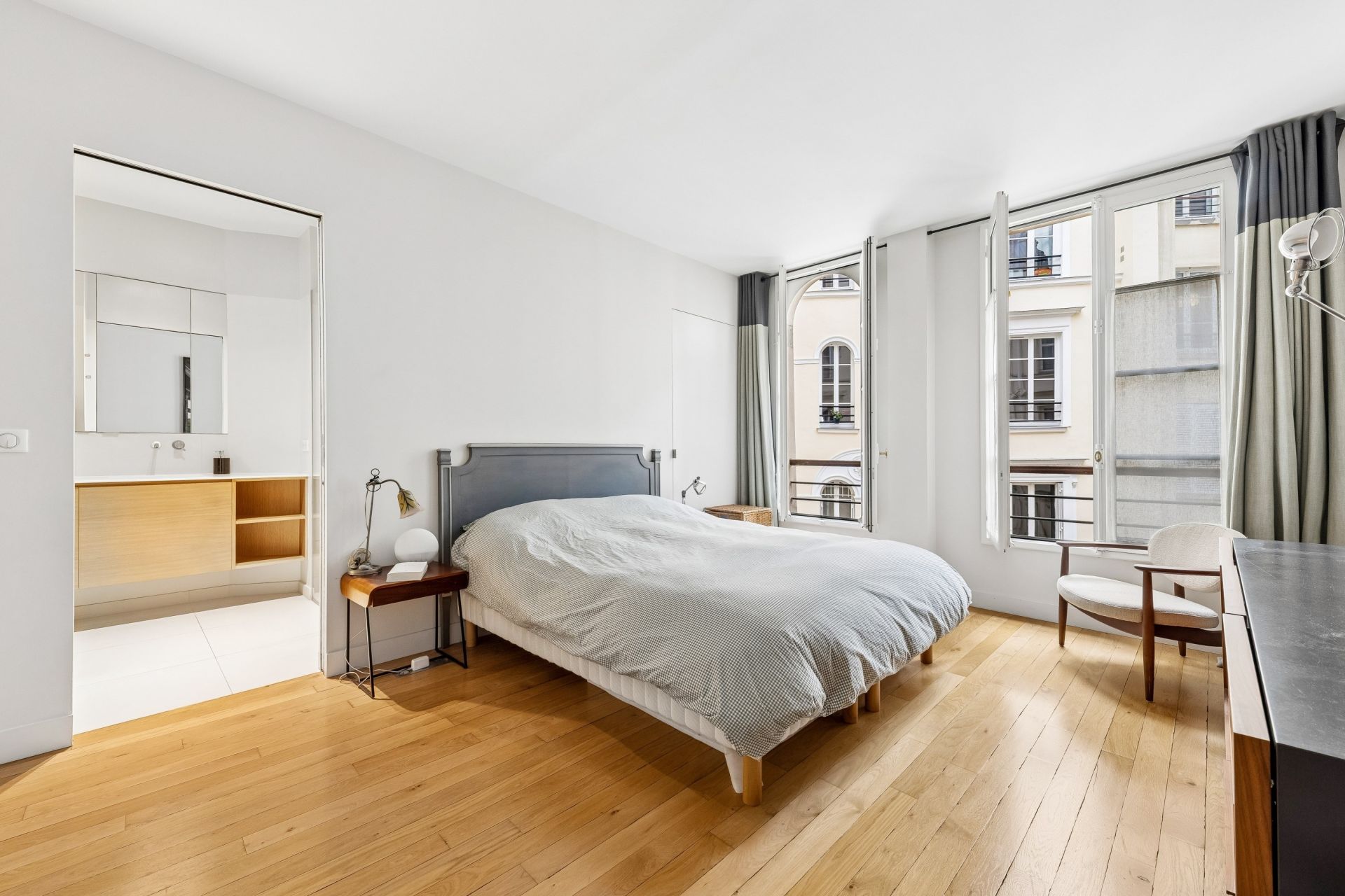 luxury apartment 6 Rooms for sale on PARIS (75009)