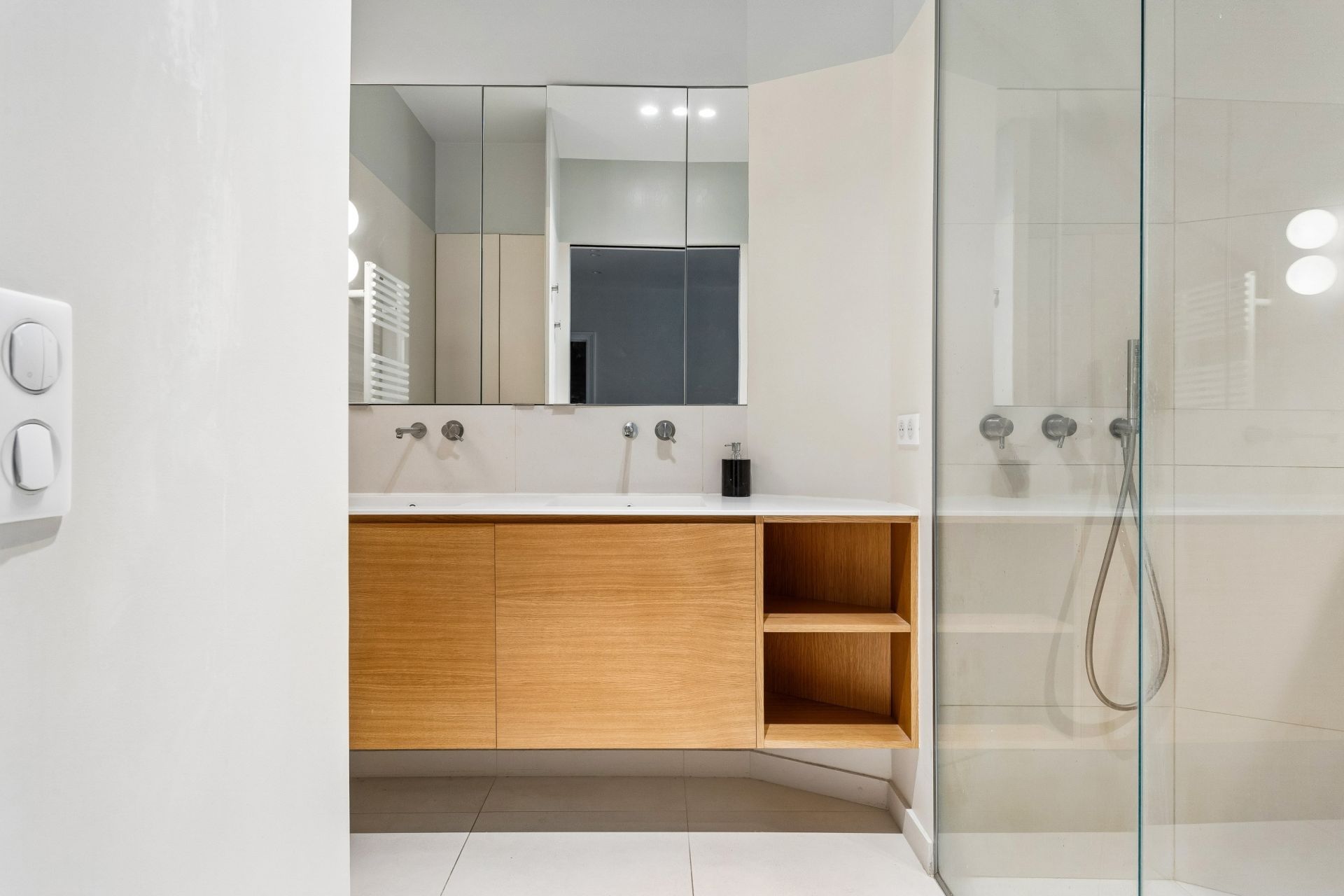 luxury apartment 6 Rooms for sale on PARIS (75009)