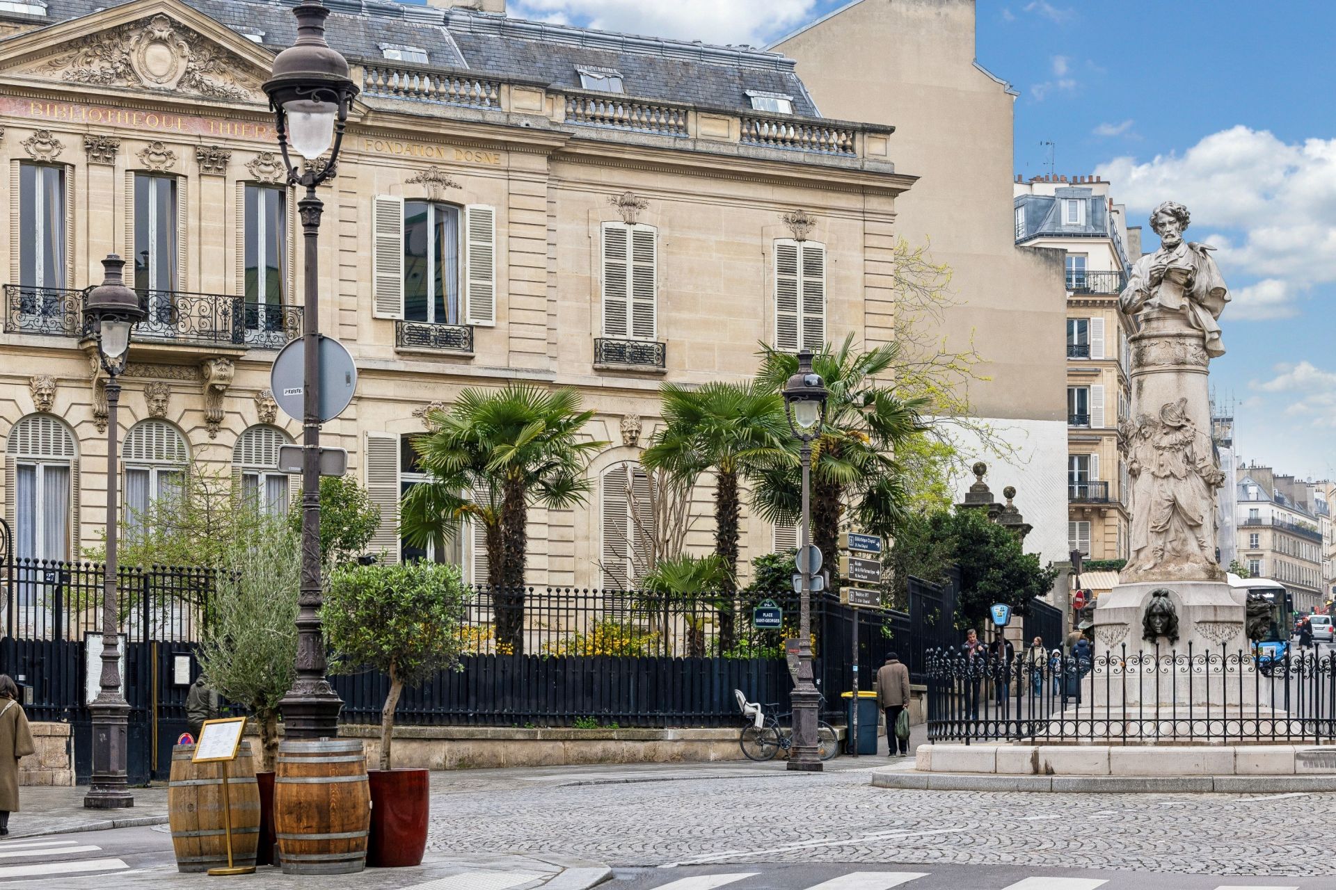 luxury apartment 6 Rooms for sale on PARIS (75009)