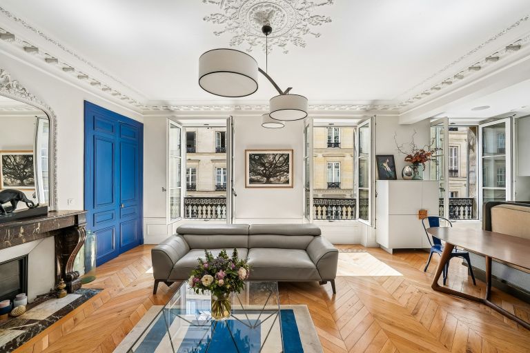 luxury apartment 6 Rooms for sale on PARIS (75009)