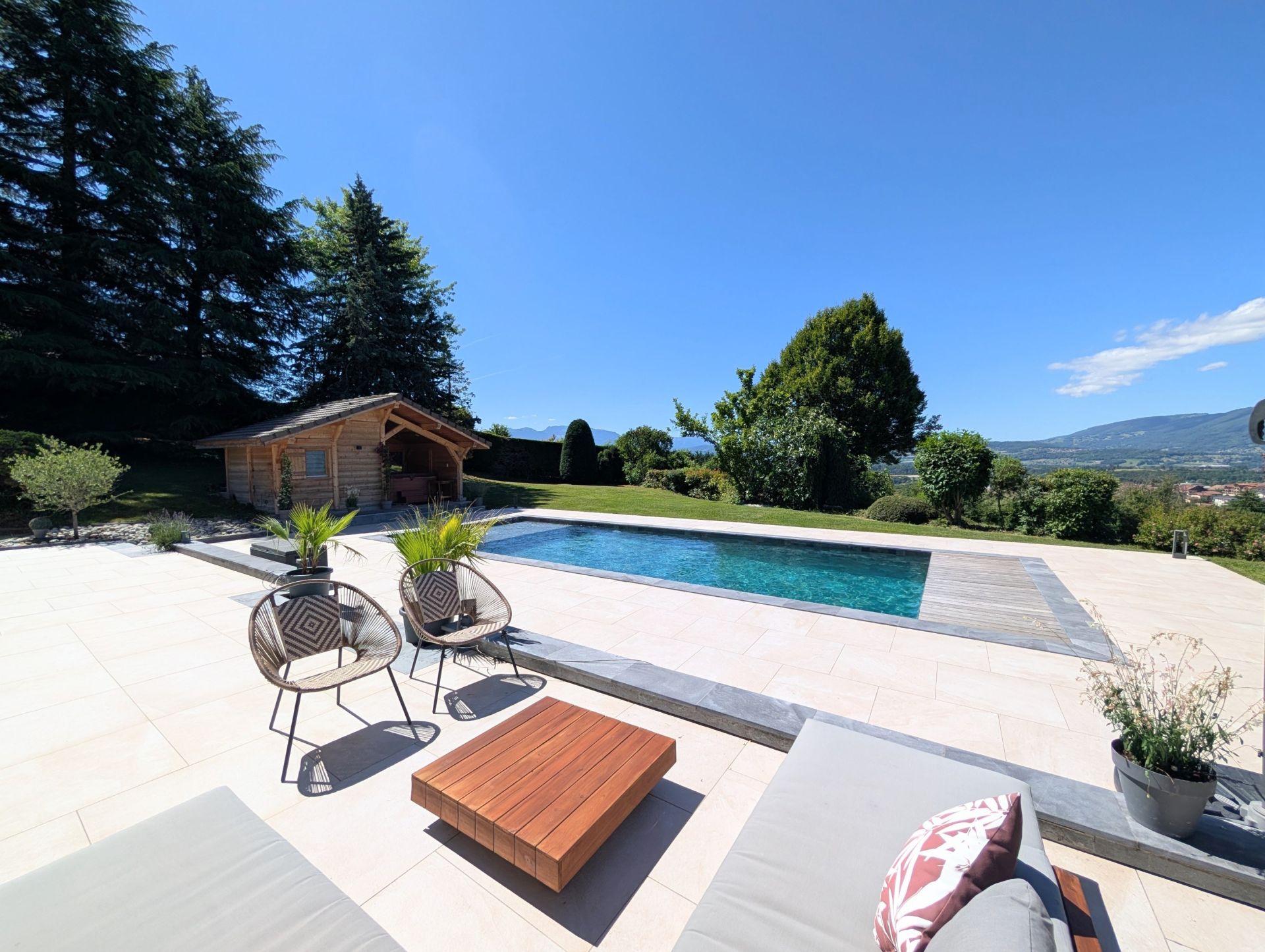 contemporary house 7 Rooms for sale on CRANVES SALES (74380)