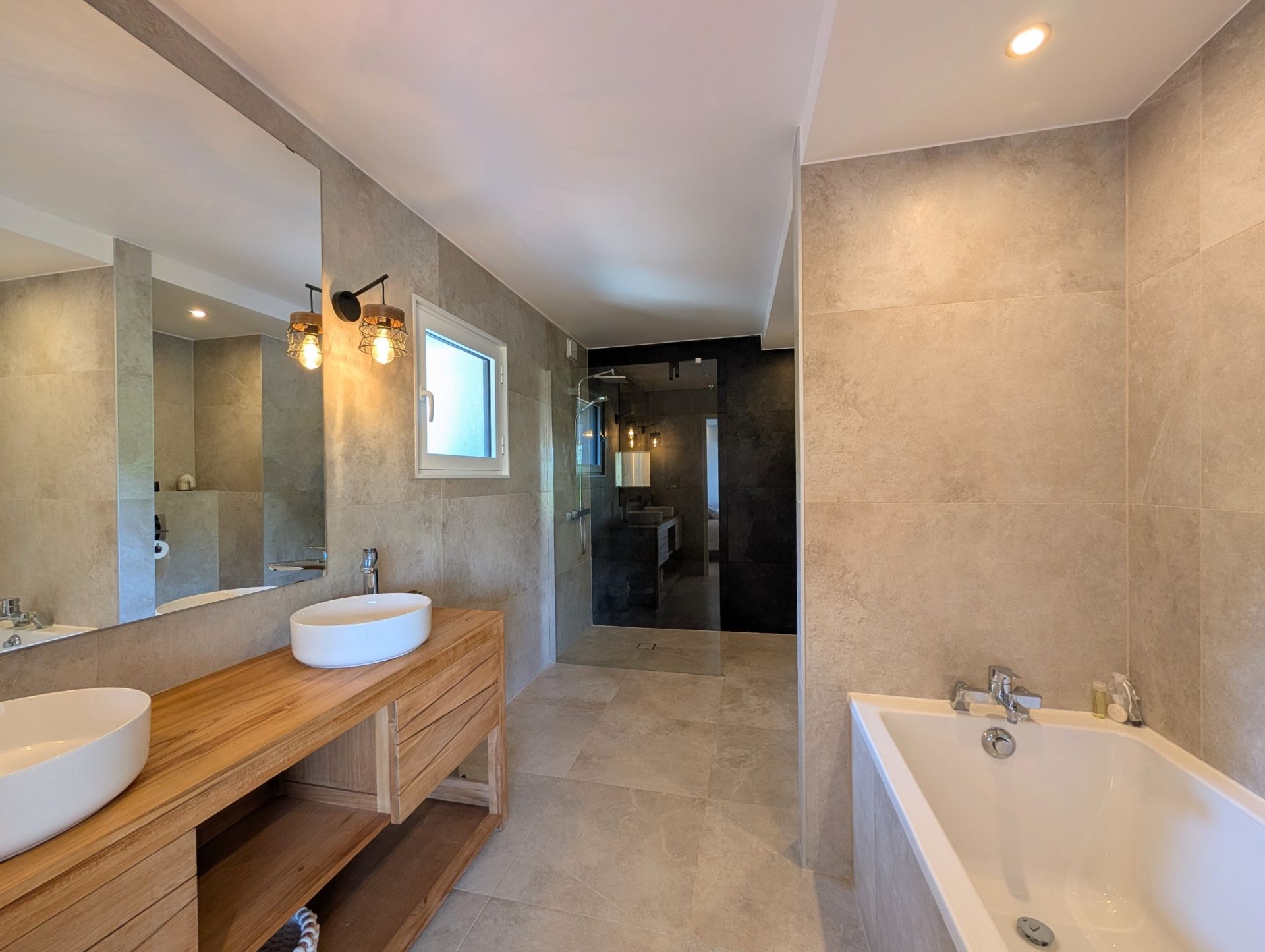 maison contemporaine 7 Pièces en vente sur CRANVES SALES (74380)