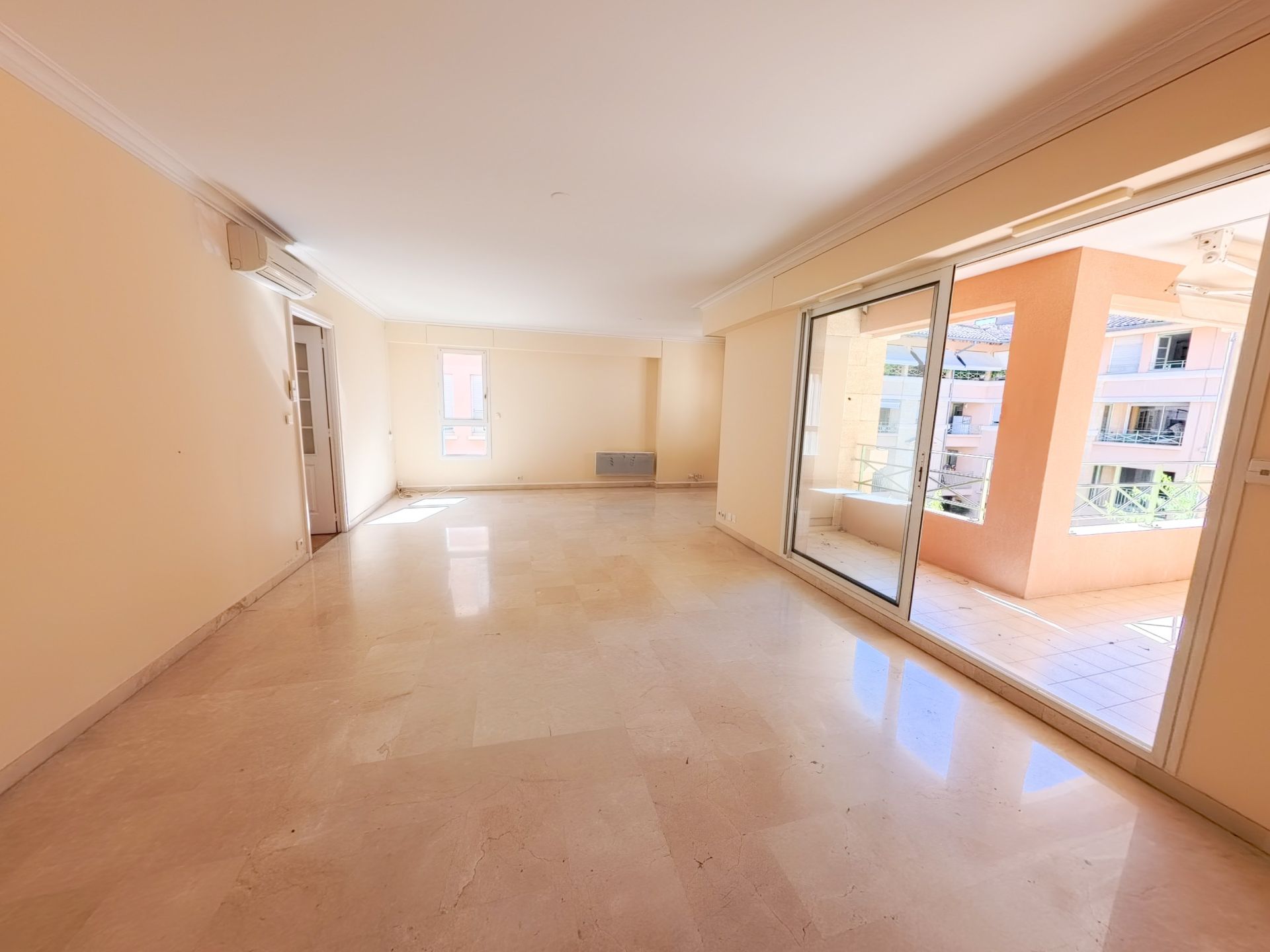 luxury apartment 4 Rooms for sale on AIX EN PROVENCE (13100)