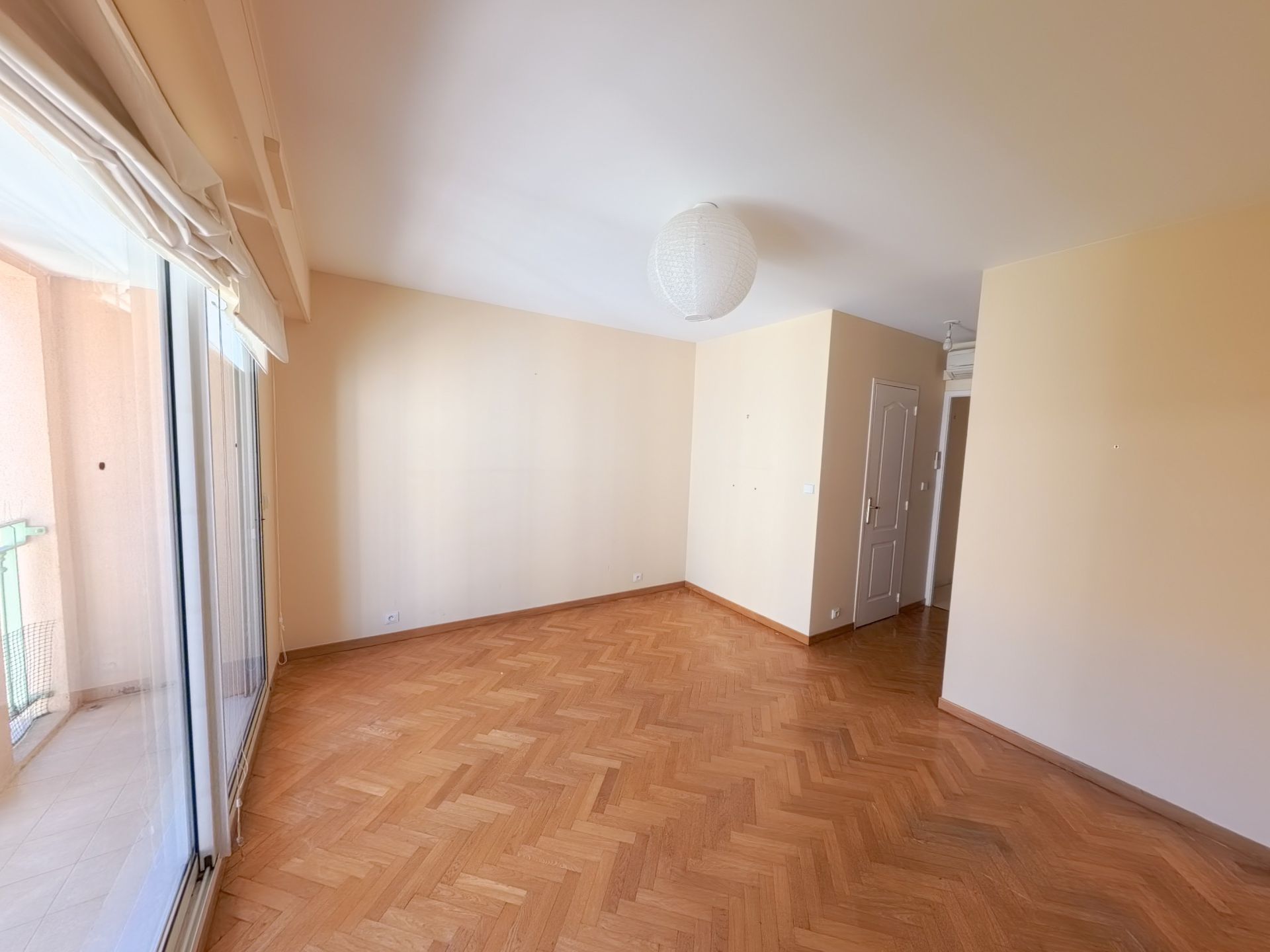 luxury apartment 4 Rooms for sale on AIX EN PROVENCE (13100)
