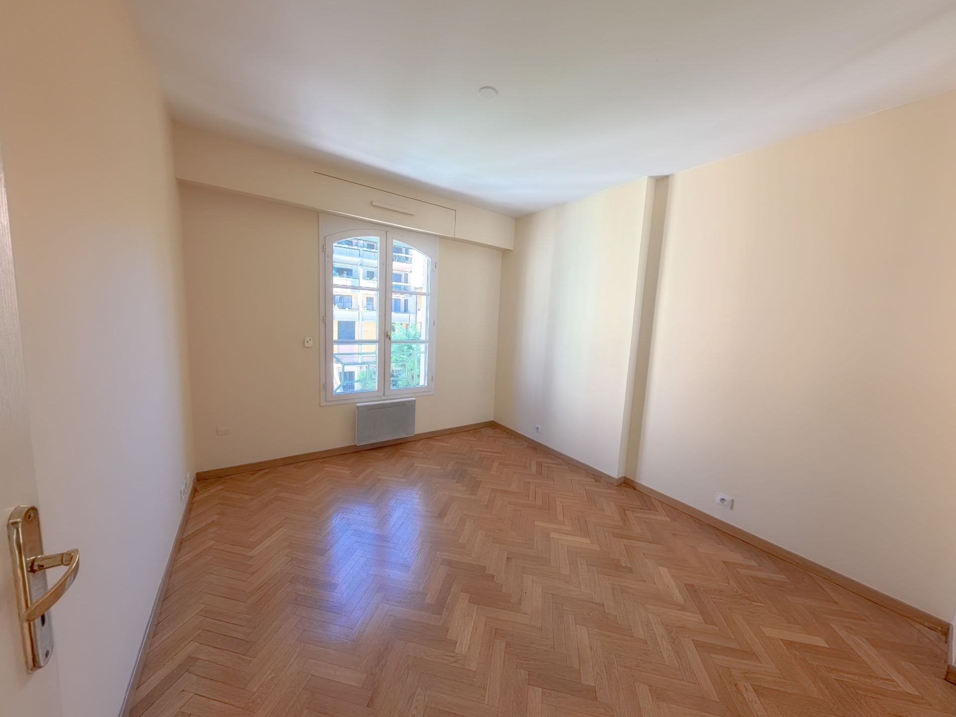 luxury apartment 4 Rooms for sale on AIX EN PROVENCE (13100)